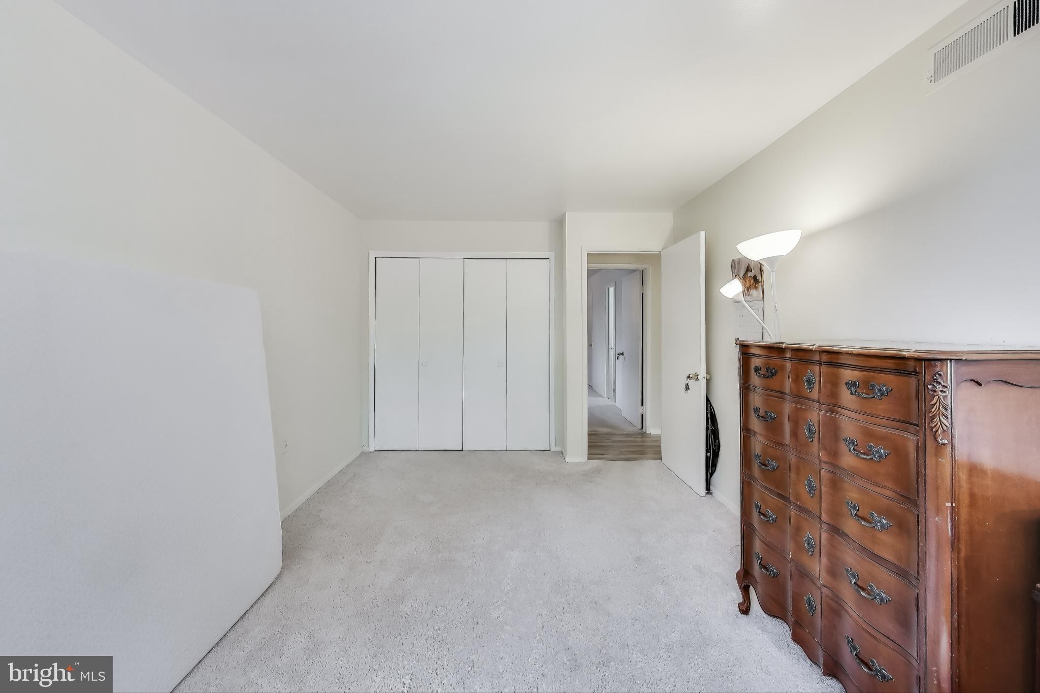 IVYMOUNT COURT - Residential