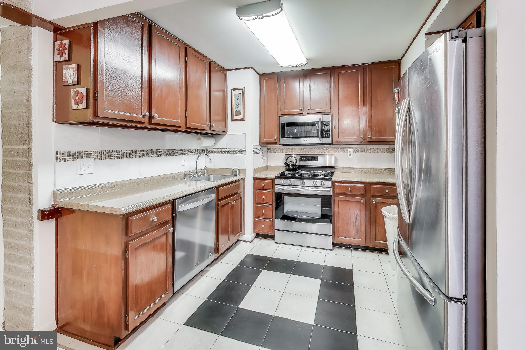 IVYMOUNT COURT - Residential