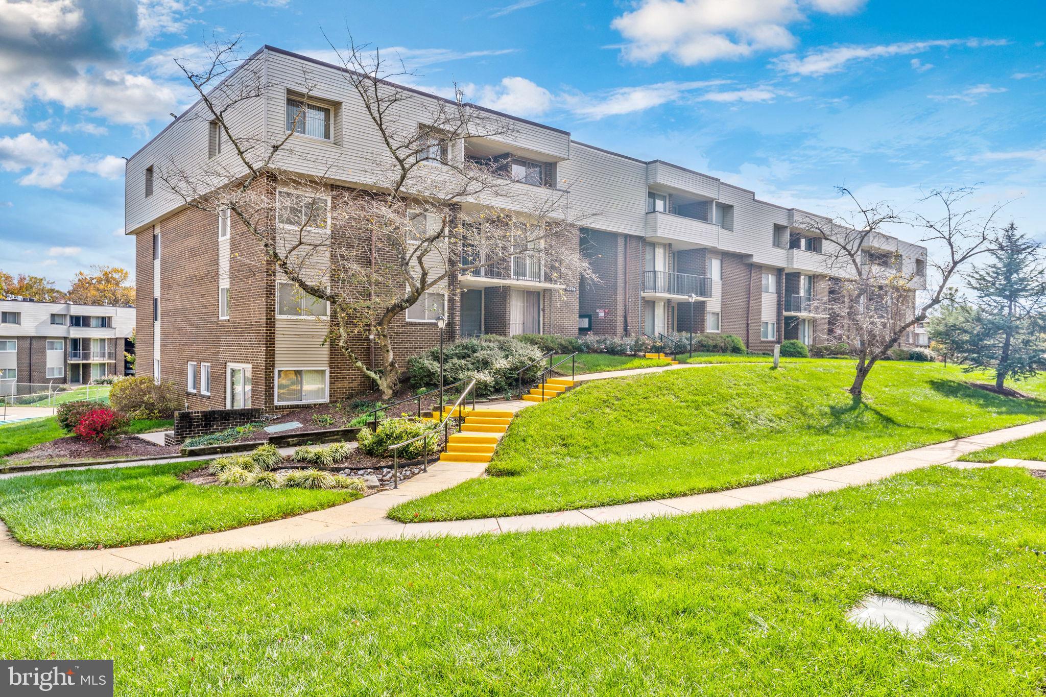 TREETOP CONDO - Residential Lease