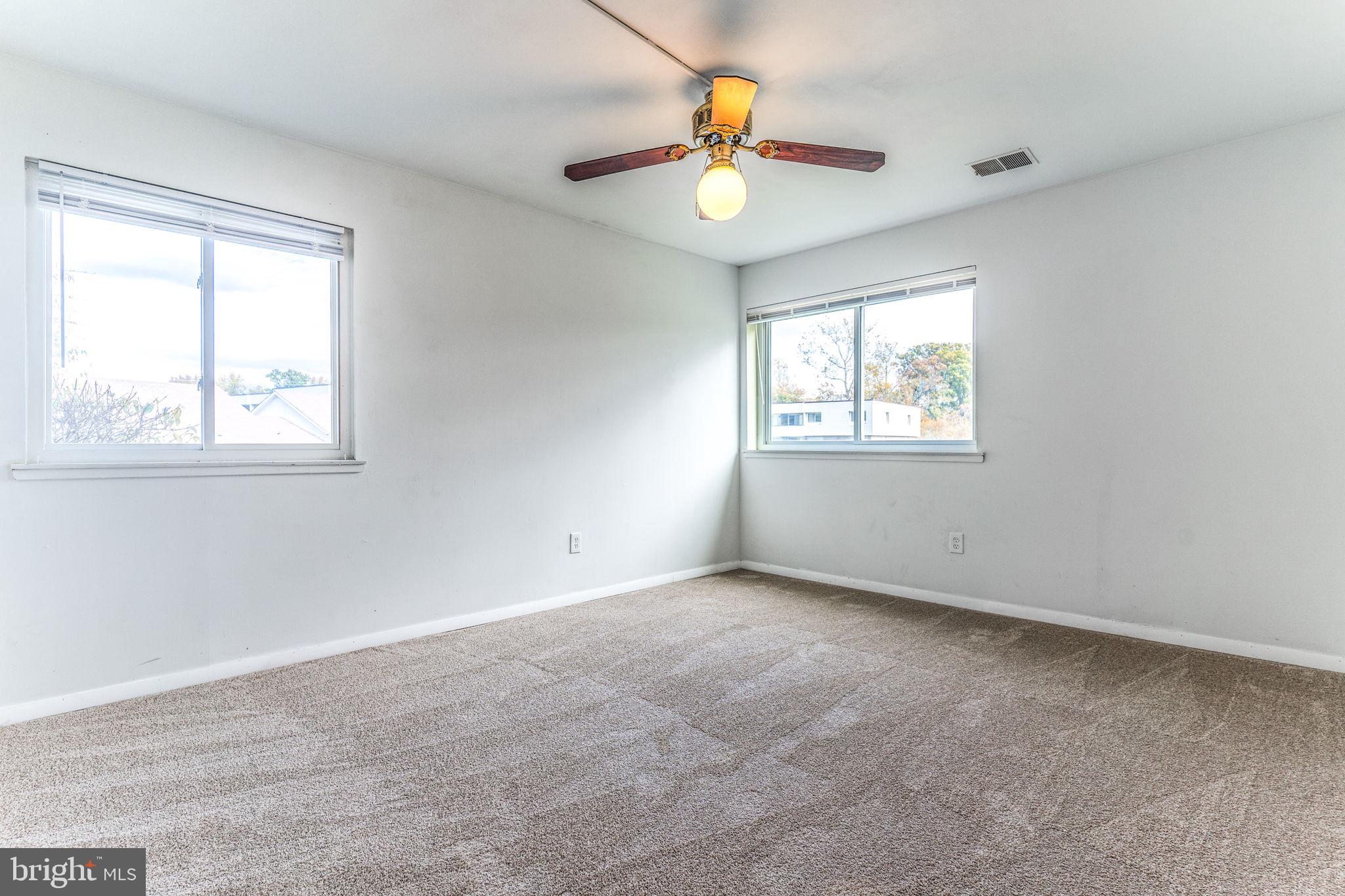 TREETOP CONDO - Residential Lease