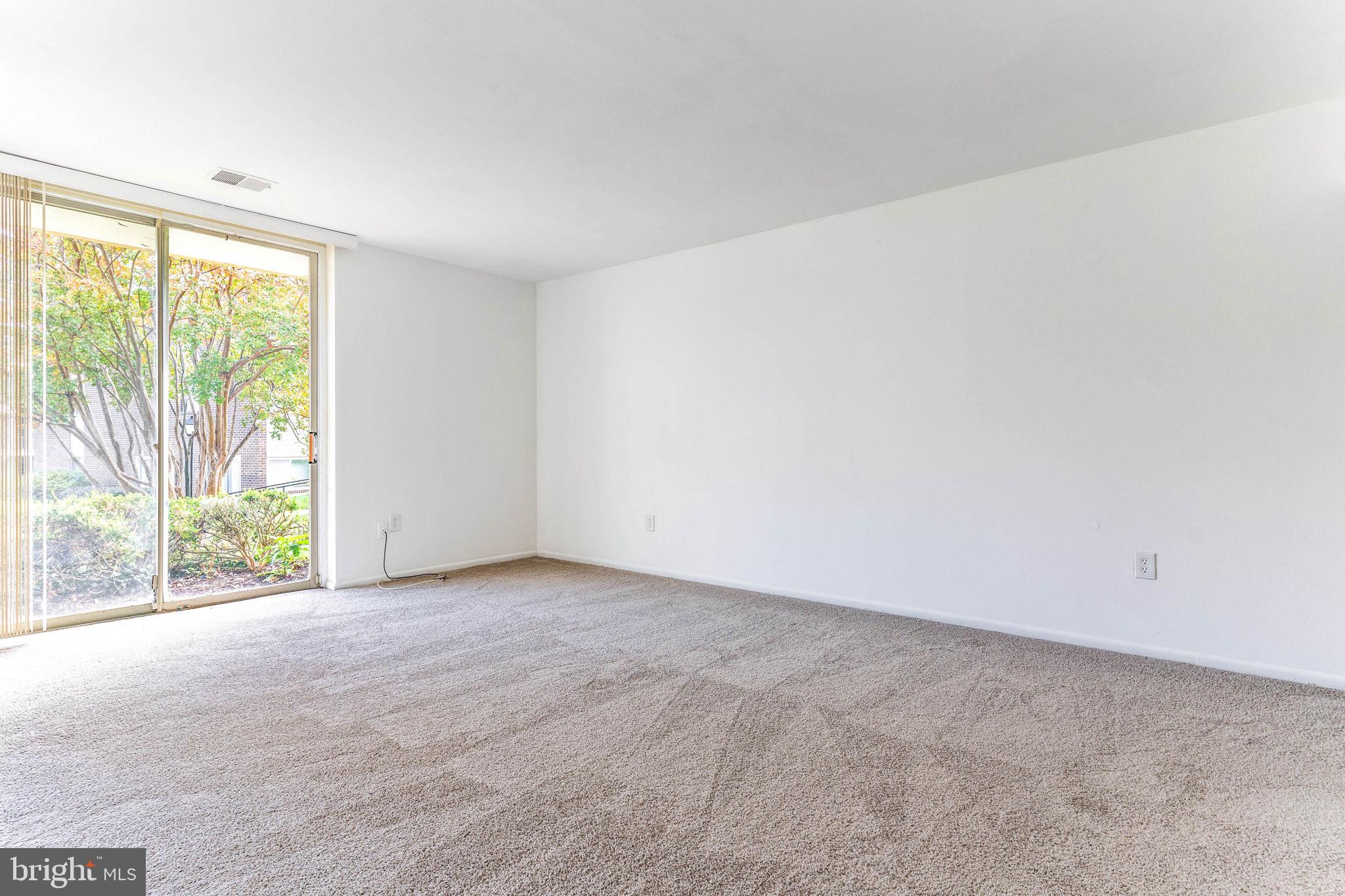 TREETOP CONDO - Residential Lease