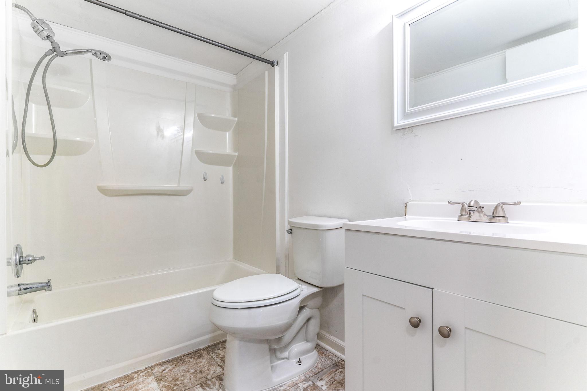 TREETOP CONDO - Residential Lease