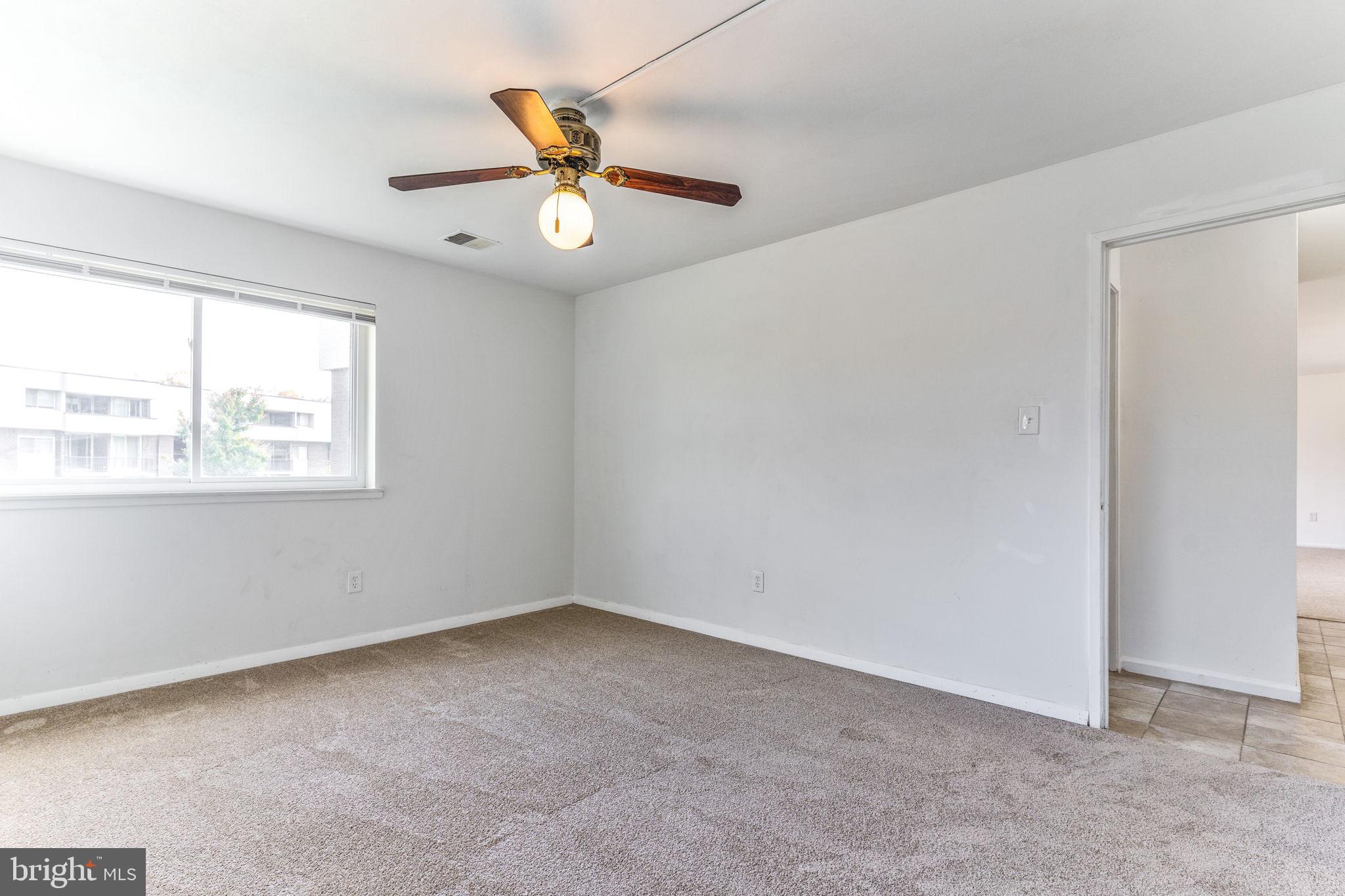 TREETOP CONDO - Residential Lease