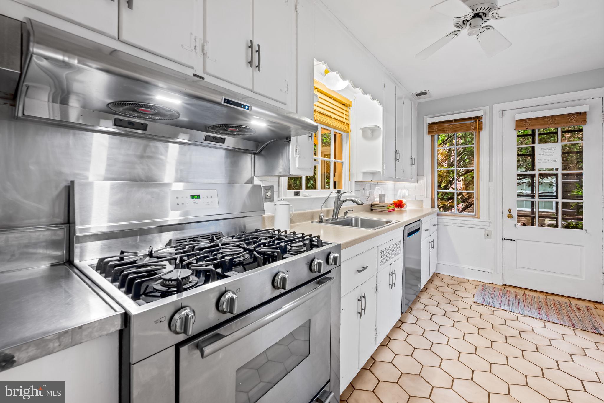 GREATER HOMELAND HISTORIC DISTRICT - Residential