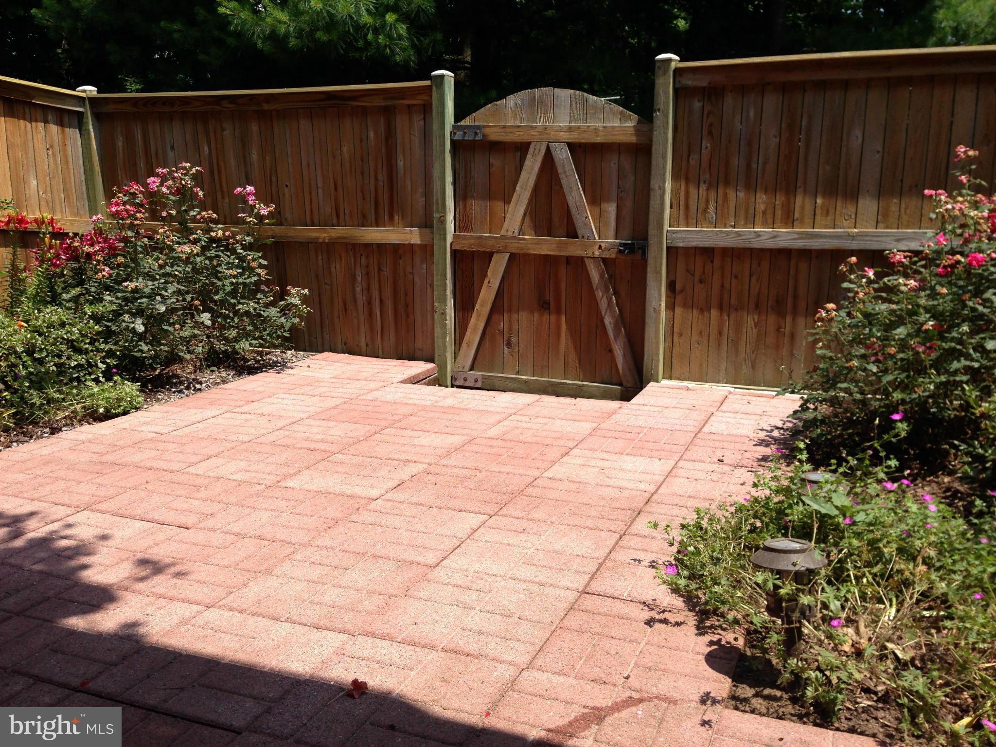 GUNSTON SQUARE - Residential Lease