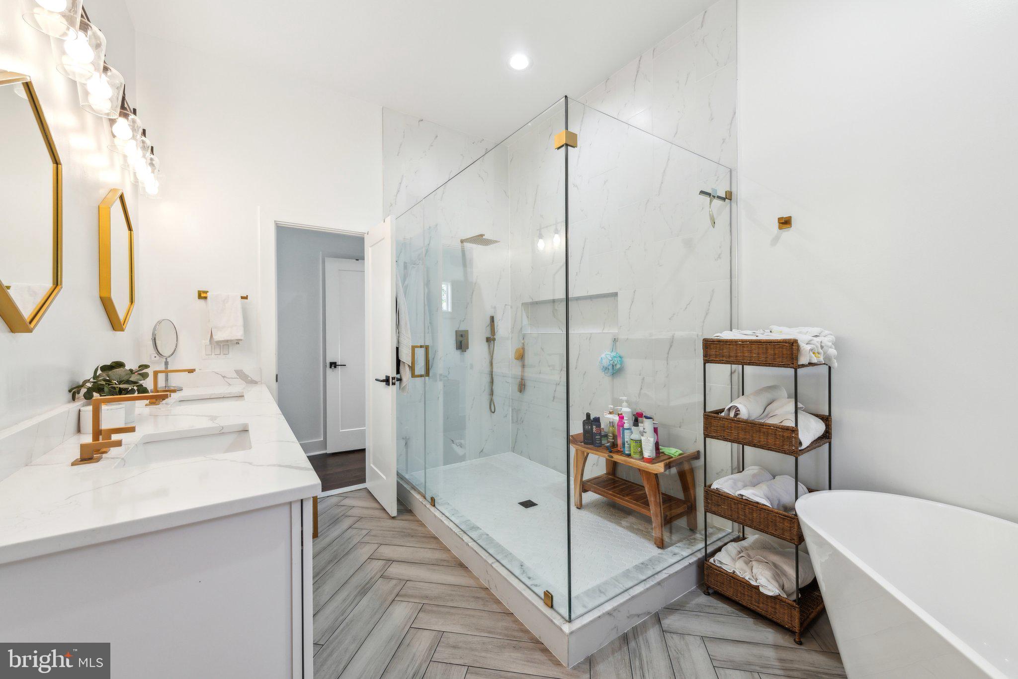 LEEWAY OVERLEE - Residential