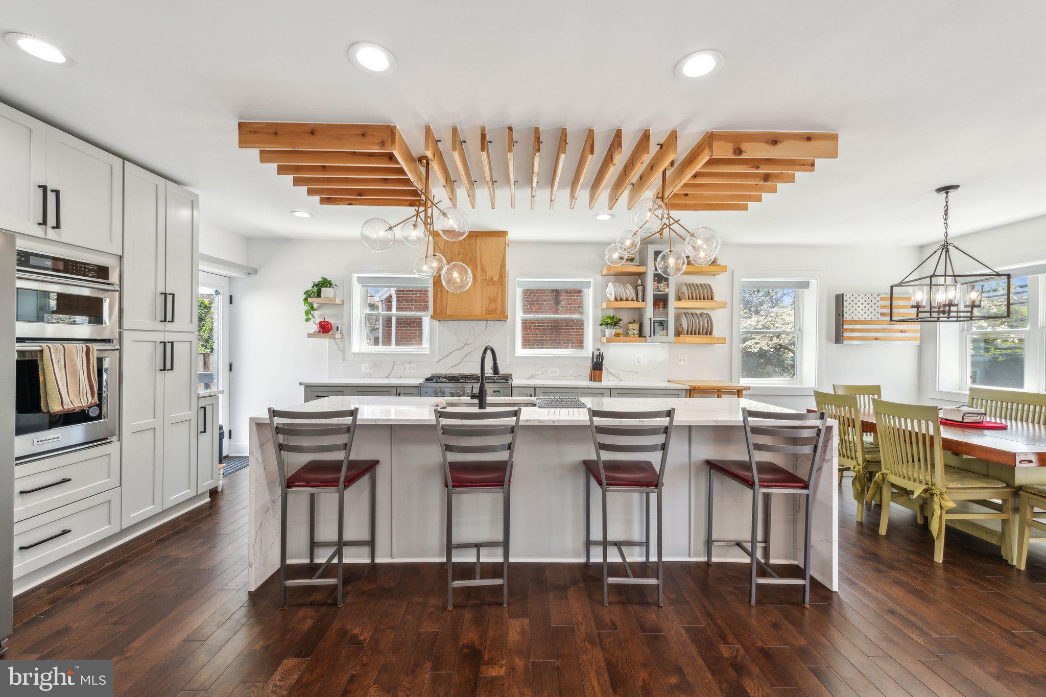 LEEWAY OVERLEE - Residential