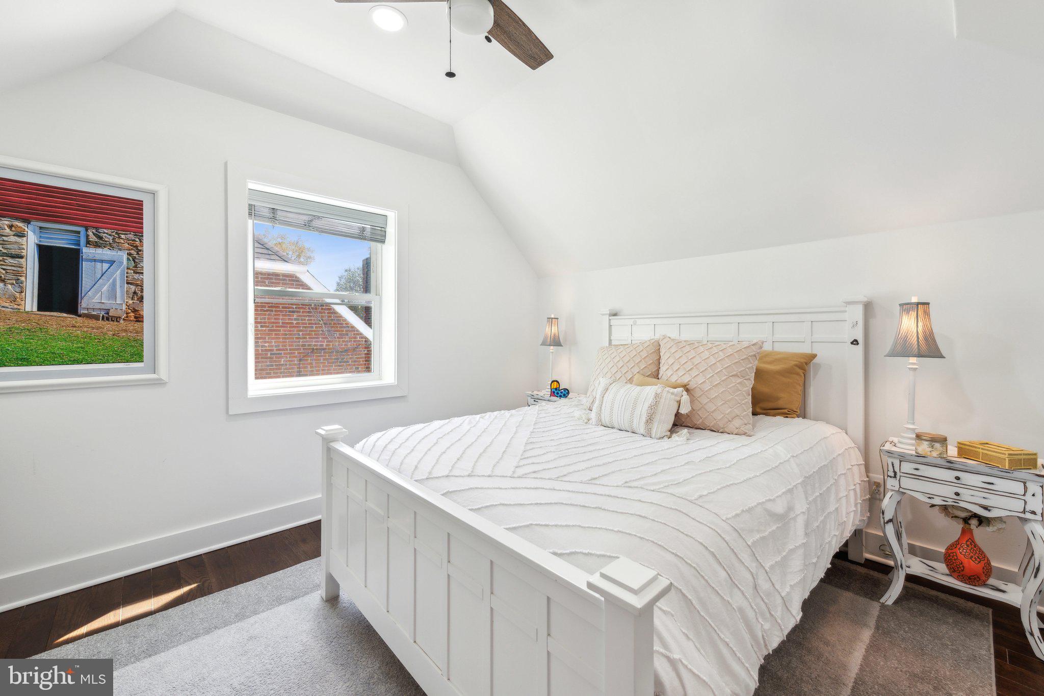 LEEWAY OVERLEE - Residential