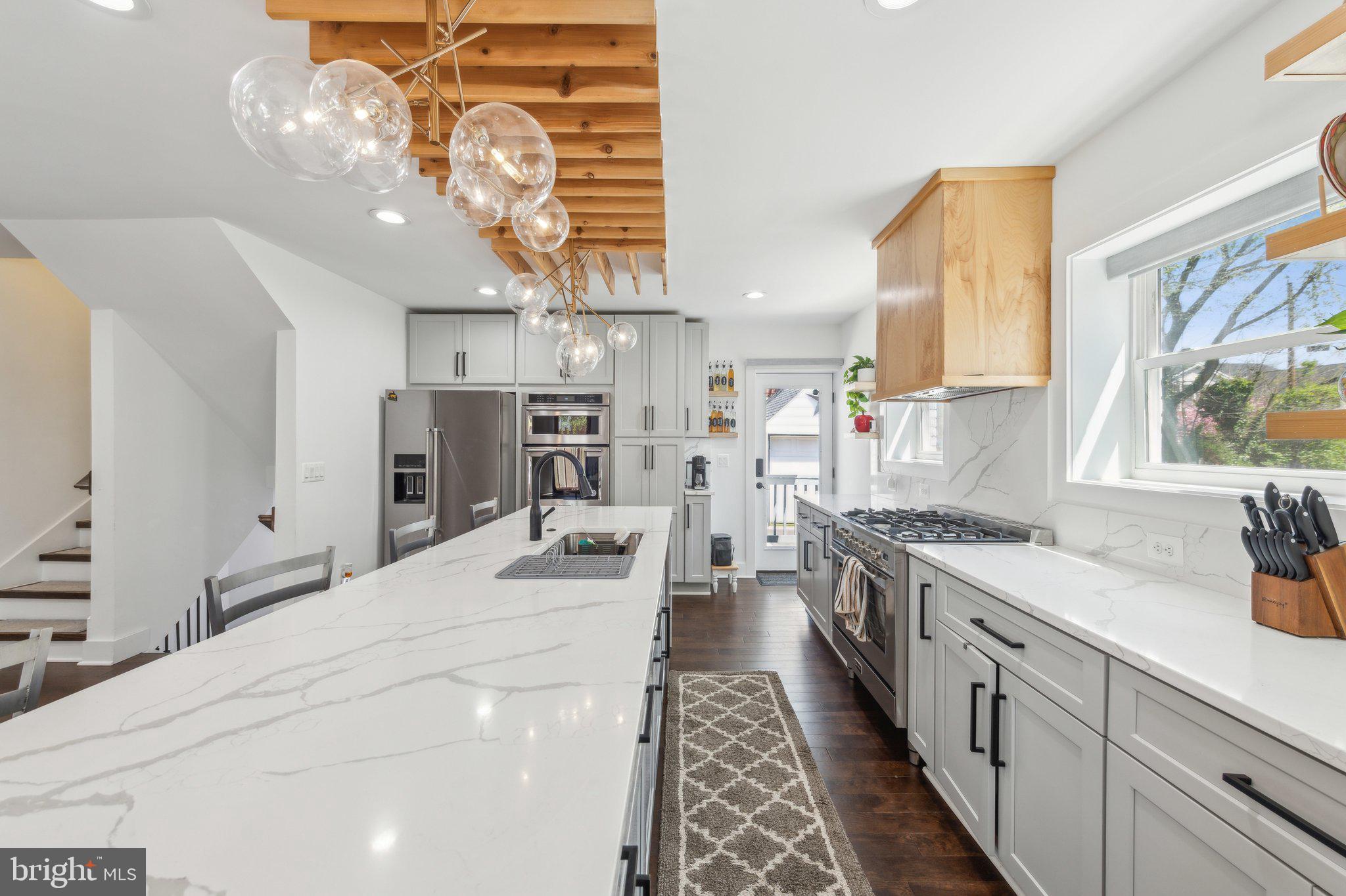 LEEWAY OVERLEE - Residential