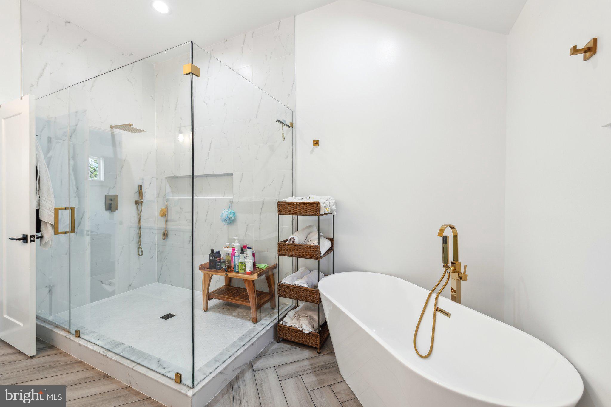 LEEWAY OVERLEE - Residential