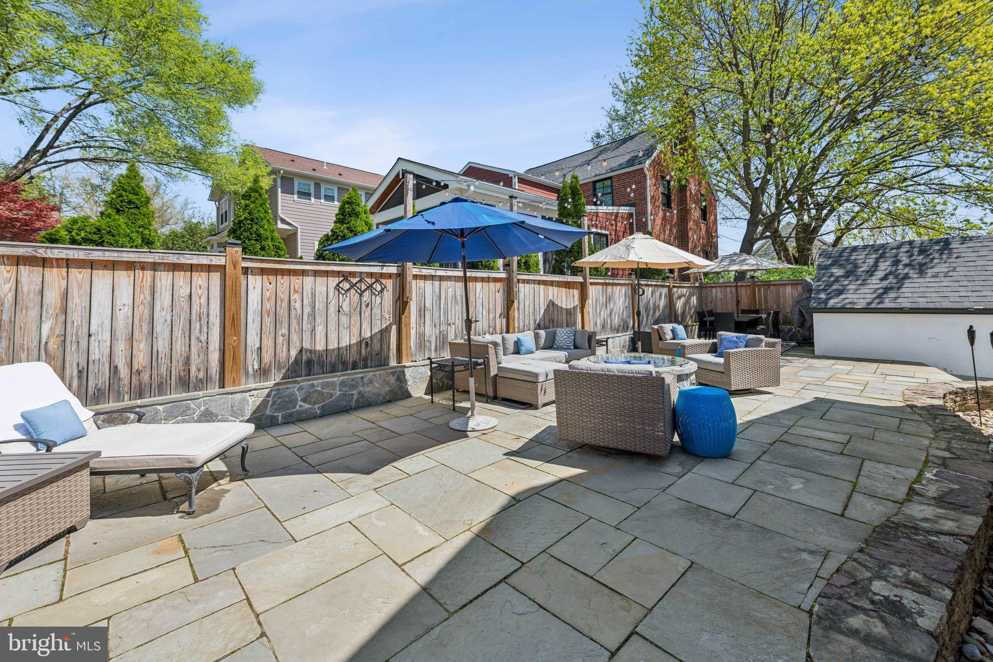 LEEWAY OVERLEE - Residential