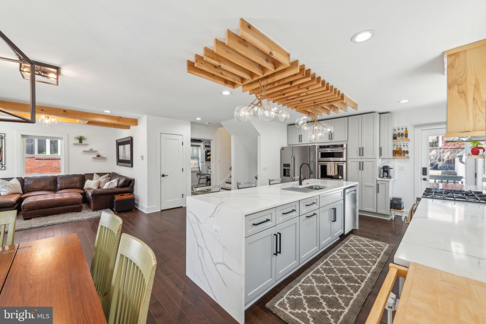 LEEWAY OVERLEE - Residential