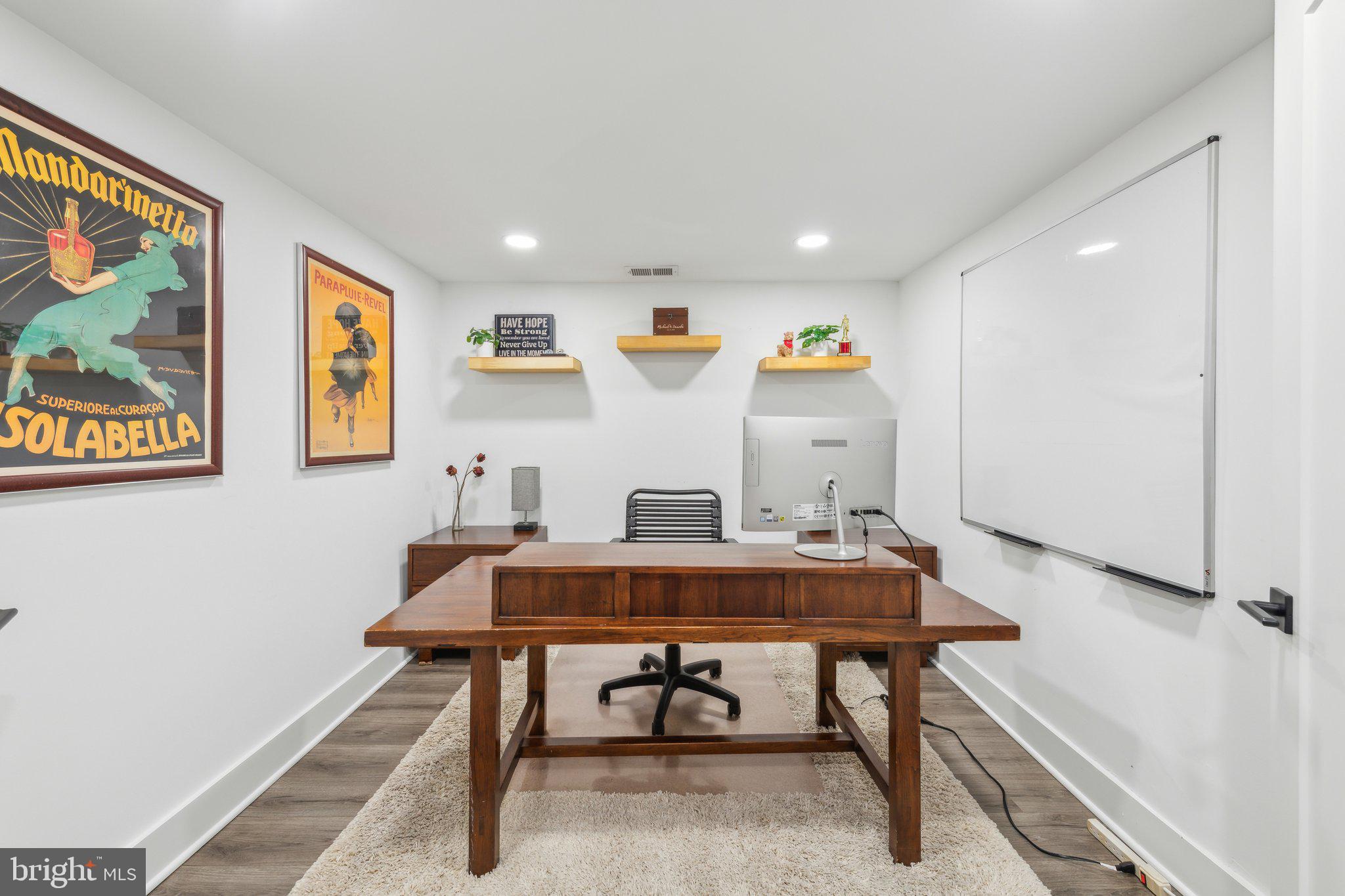 LEEWAY OVERLEE - Residential