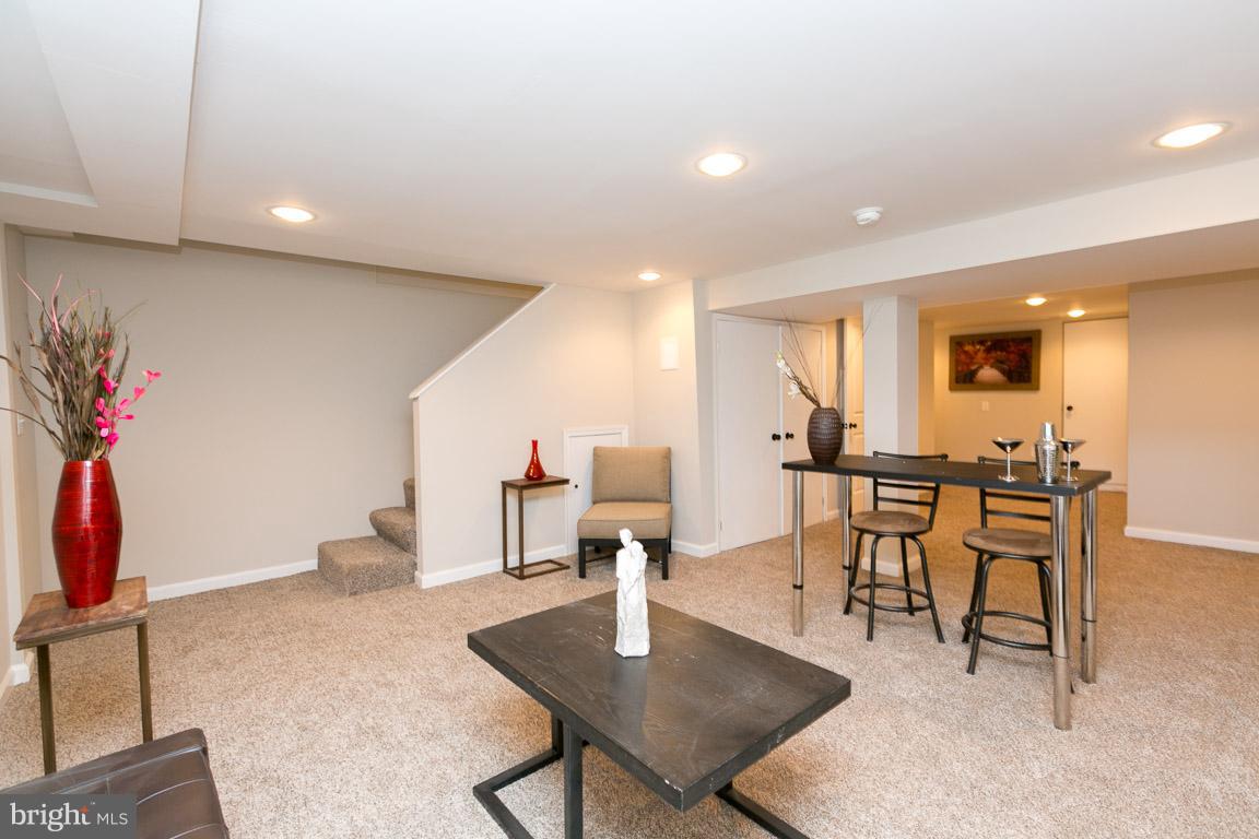 WOODBOURNE HEIGHTS - Residential