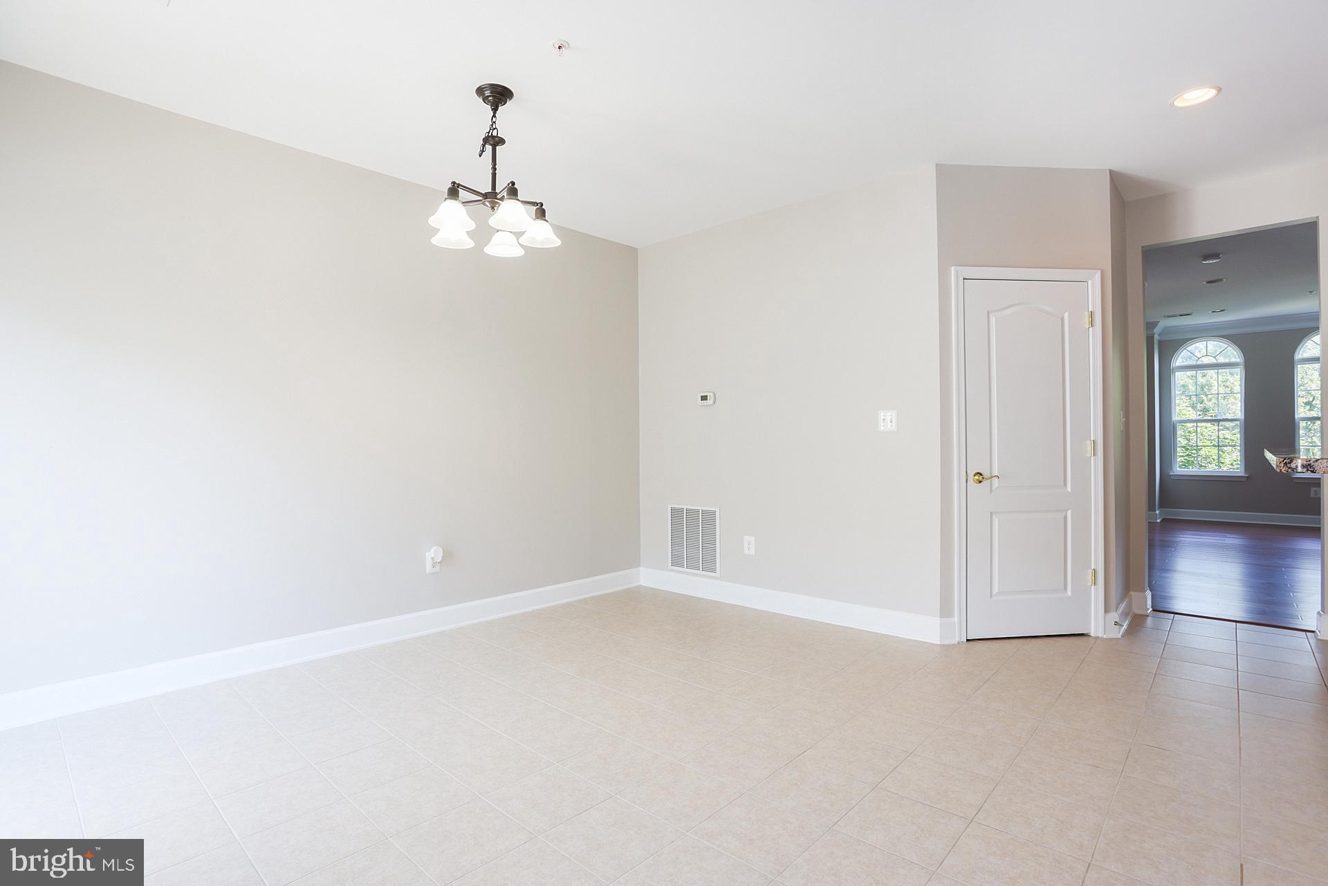 BUCKINGHAM STATION - Residential Lease