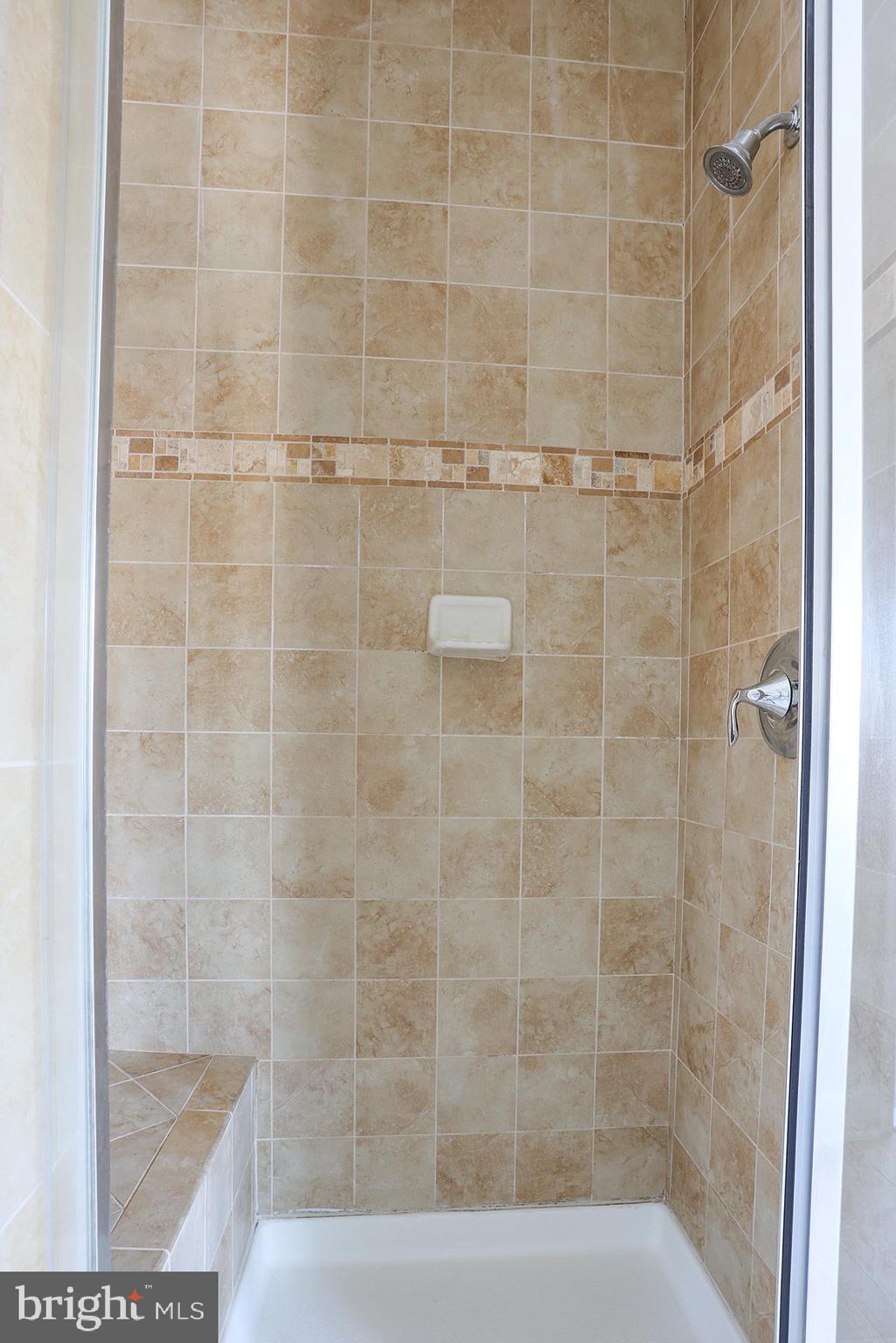 BUCKINGHAM STATION - Residential Lease