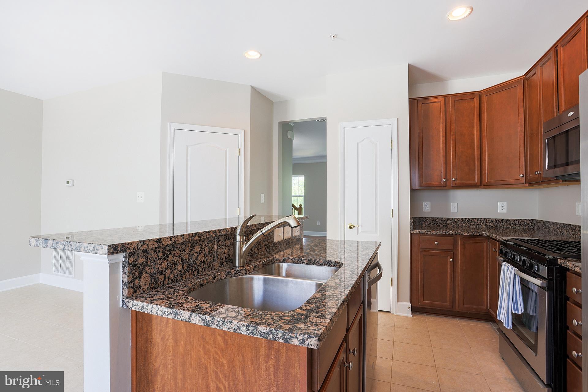 BUCKINGHAM STATION - Residential Lease