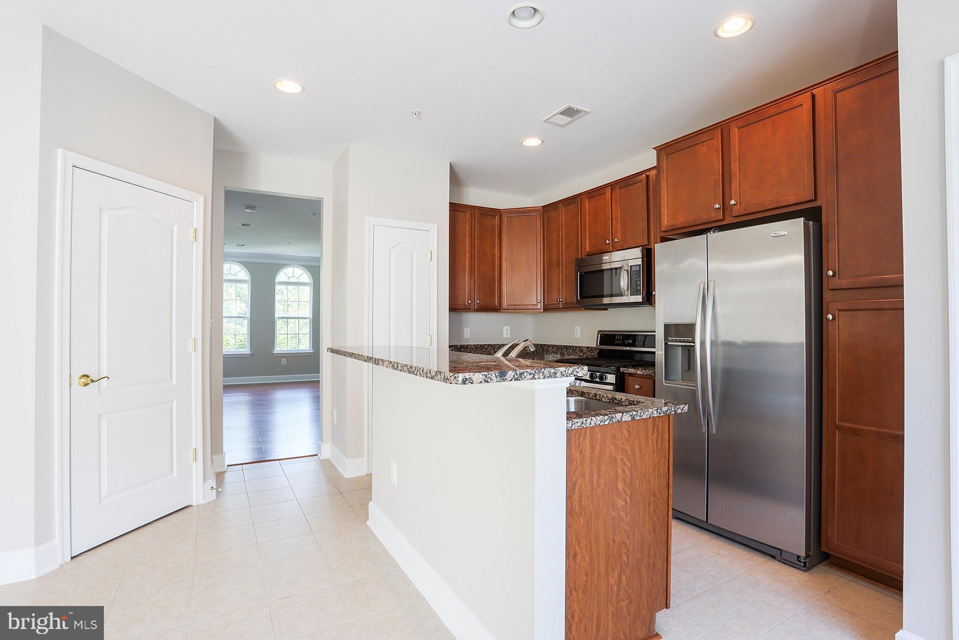 BUCKINGHAM STATION - Residential Lease