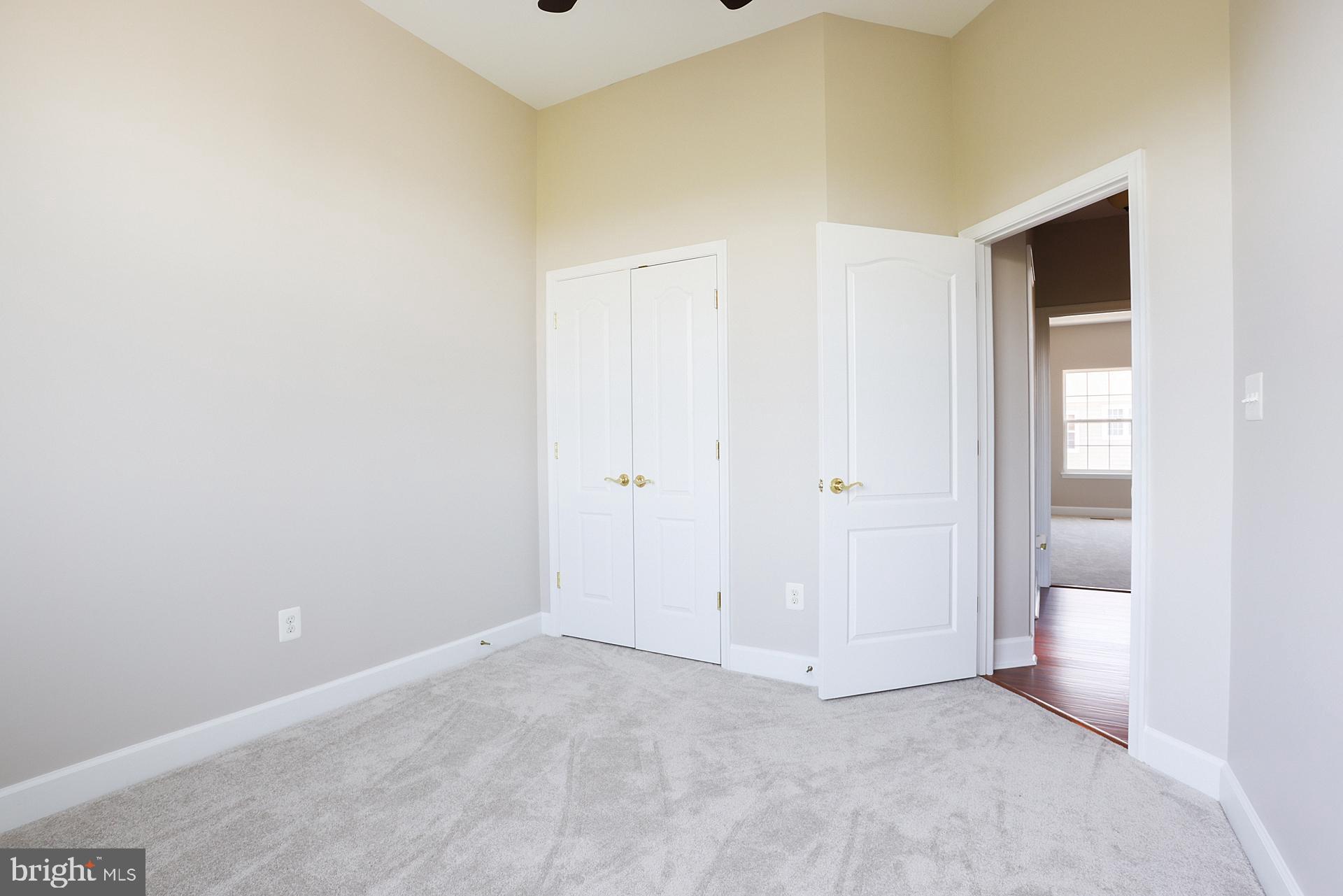 BUCKINGHAM STATION - Residential Lease