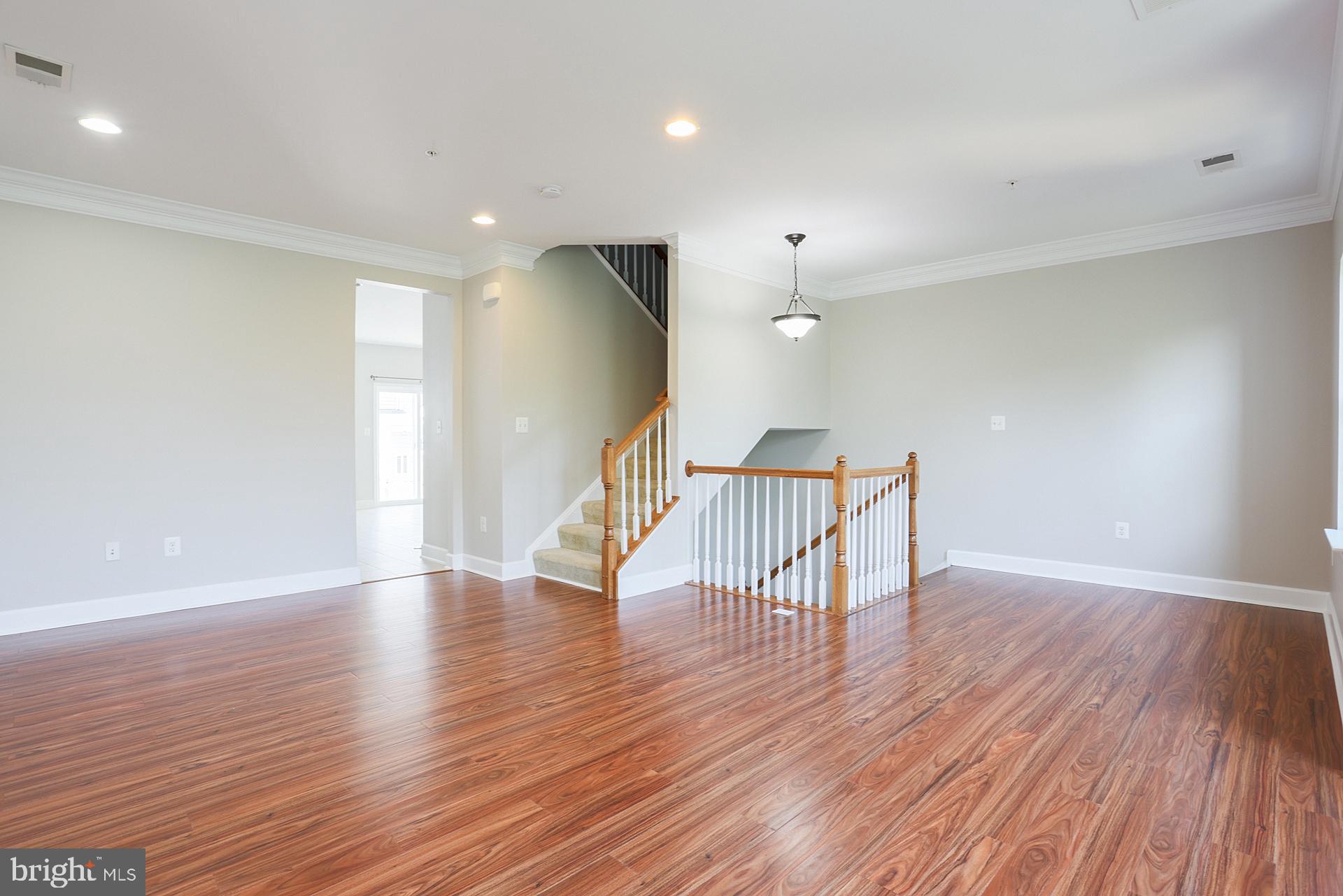 BUCKINGHAM STATION - Residential Lease