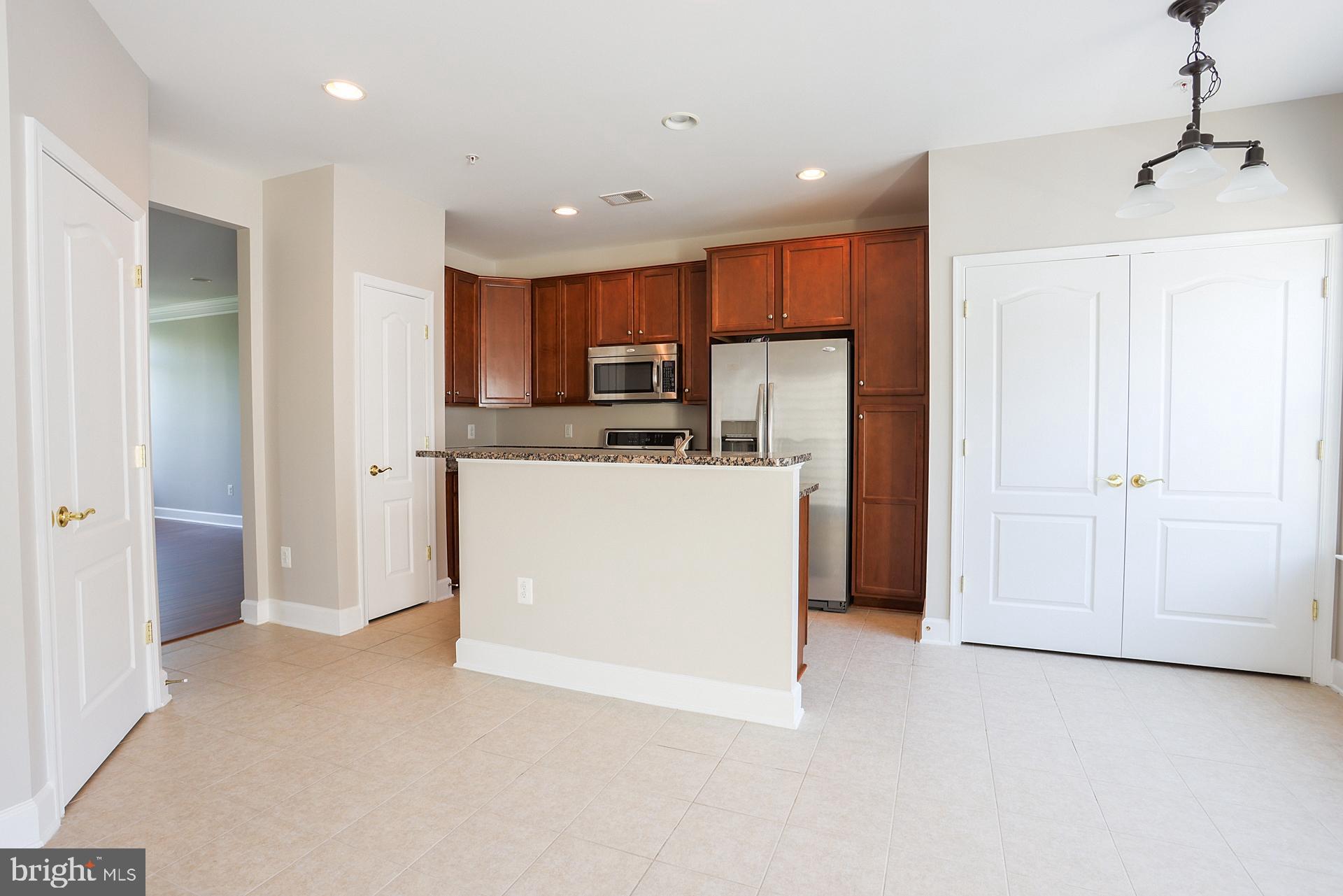 BUCKINGHAM STATION - Residential Lease