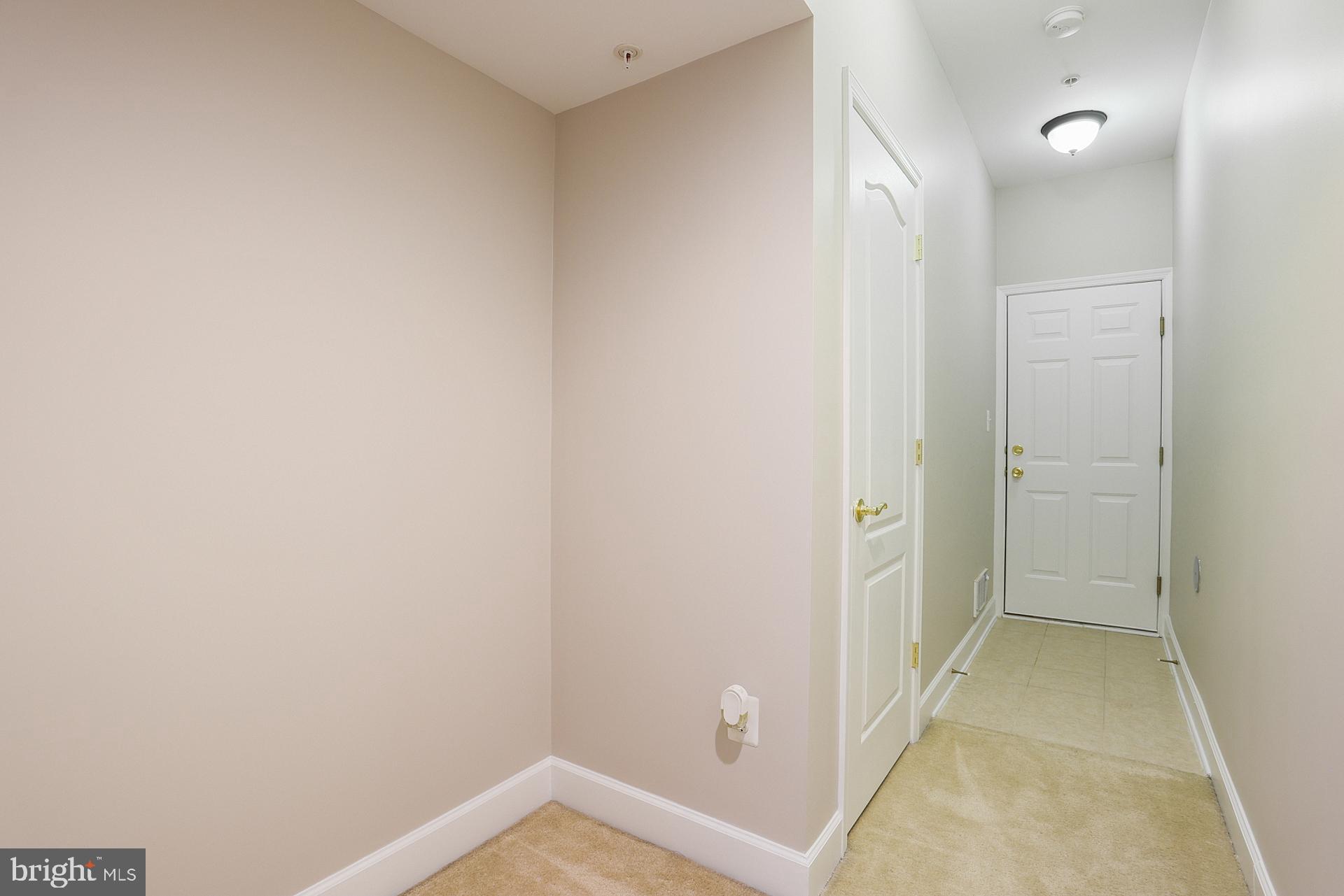 BUCKINGHAM STATION - Residential Lease