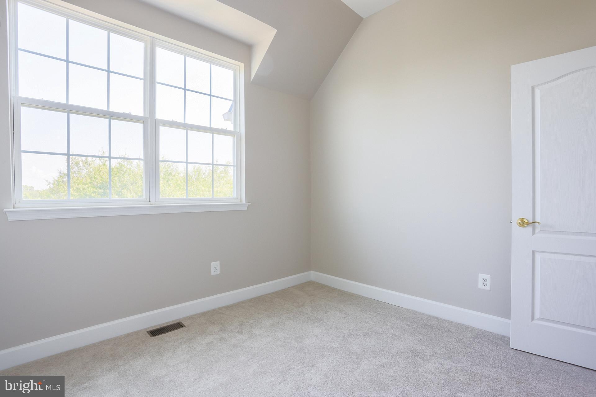 BUCKINGHAM STATION - Residential Lease