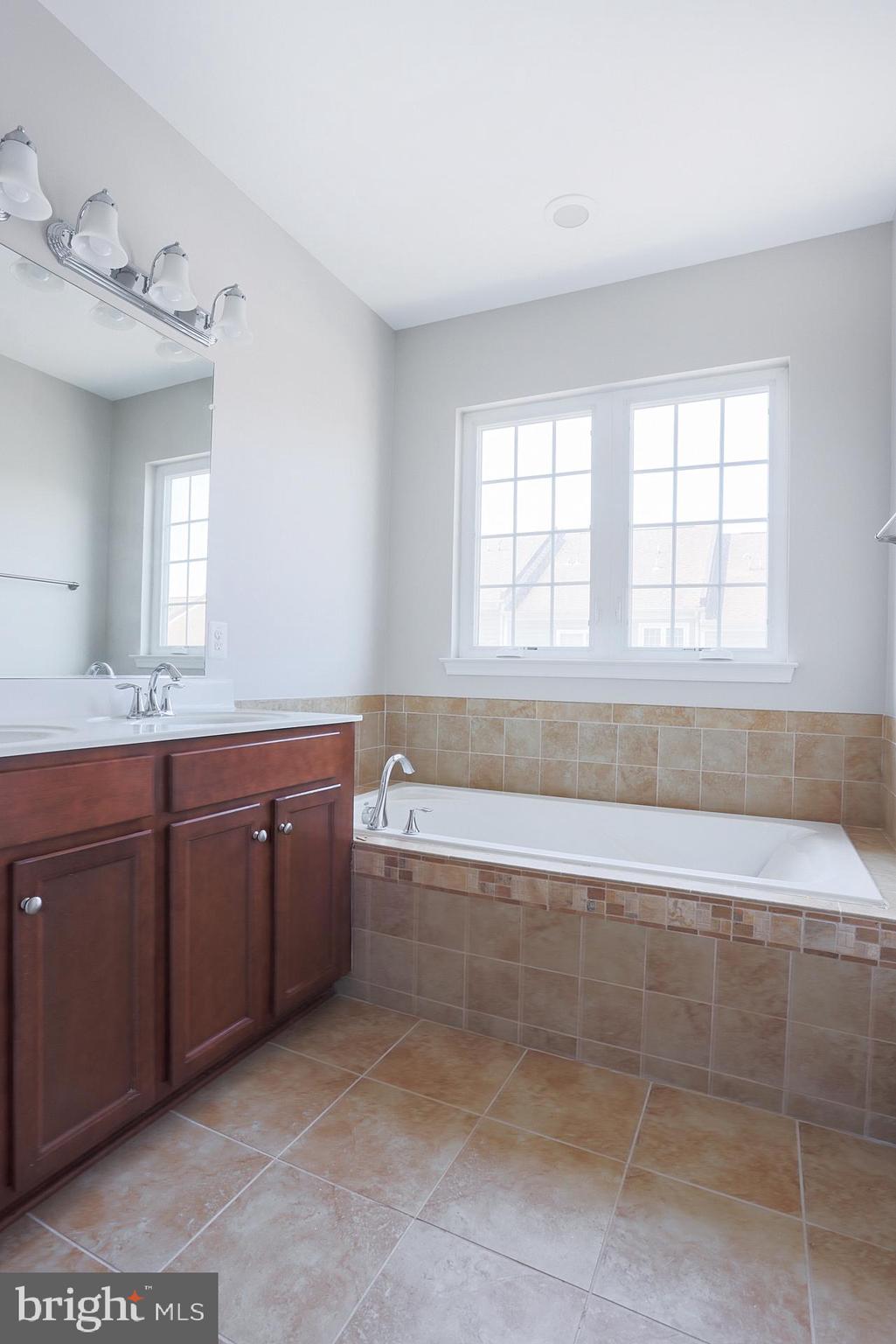 BUCKINGHAM STATION - Residential Lease