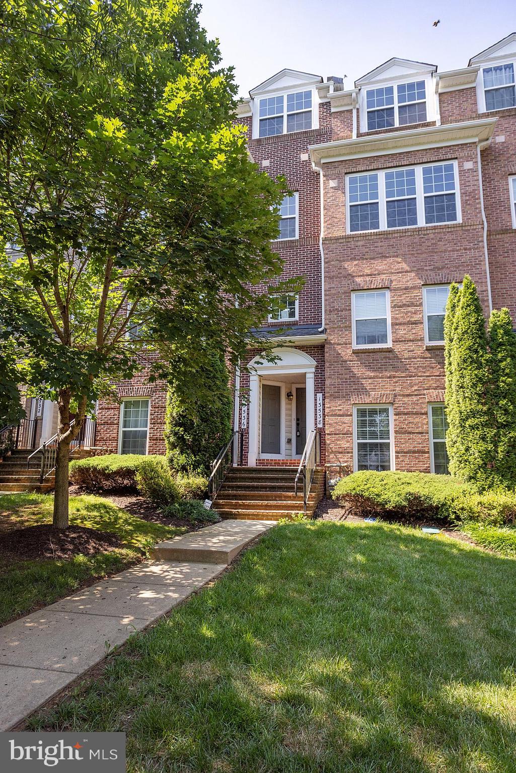 BUCKINGHAM STATION - Residential Lease