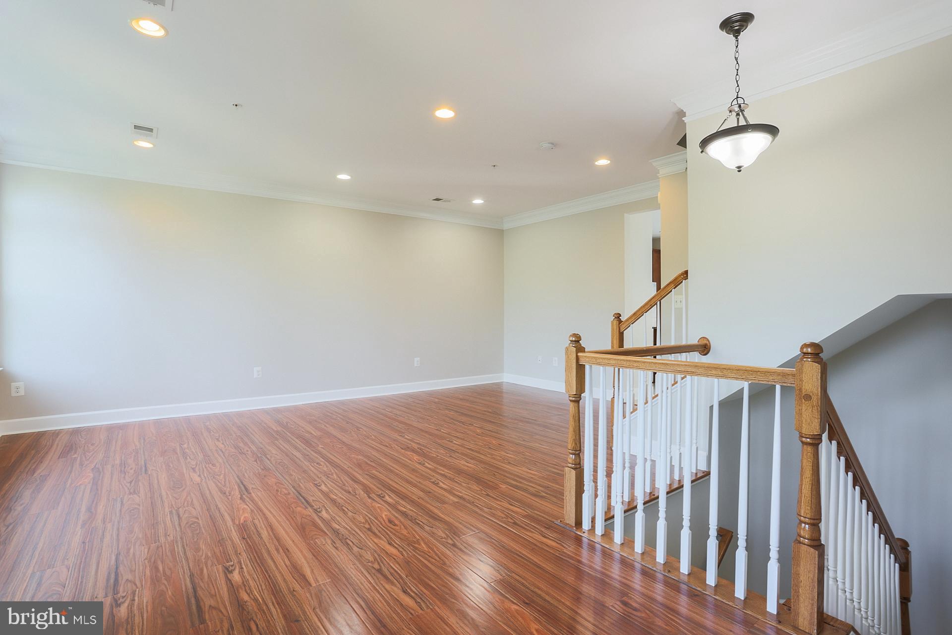 BUCKINGHAM STATION - Residential Lease