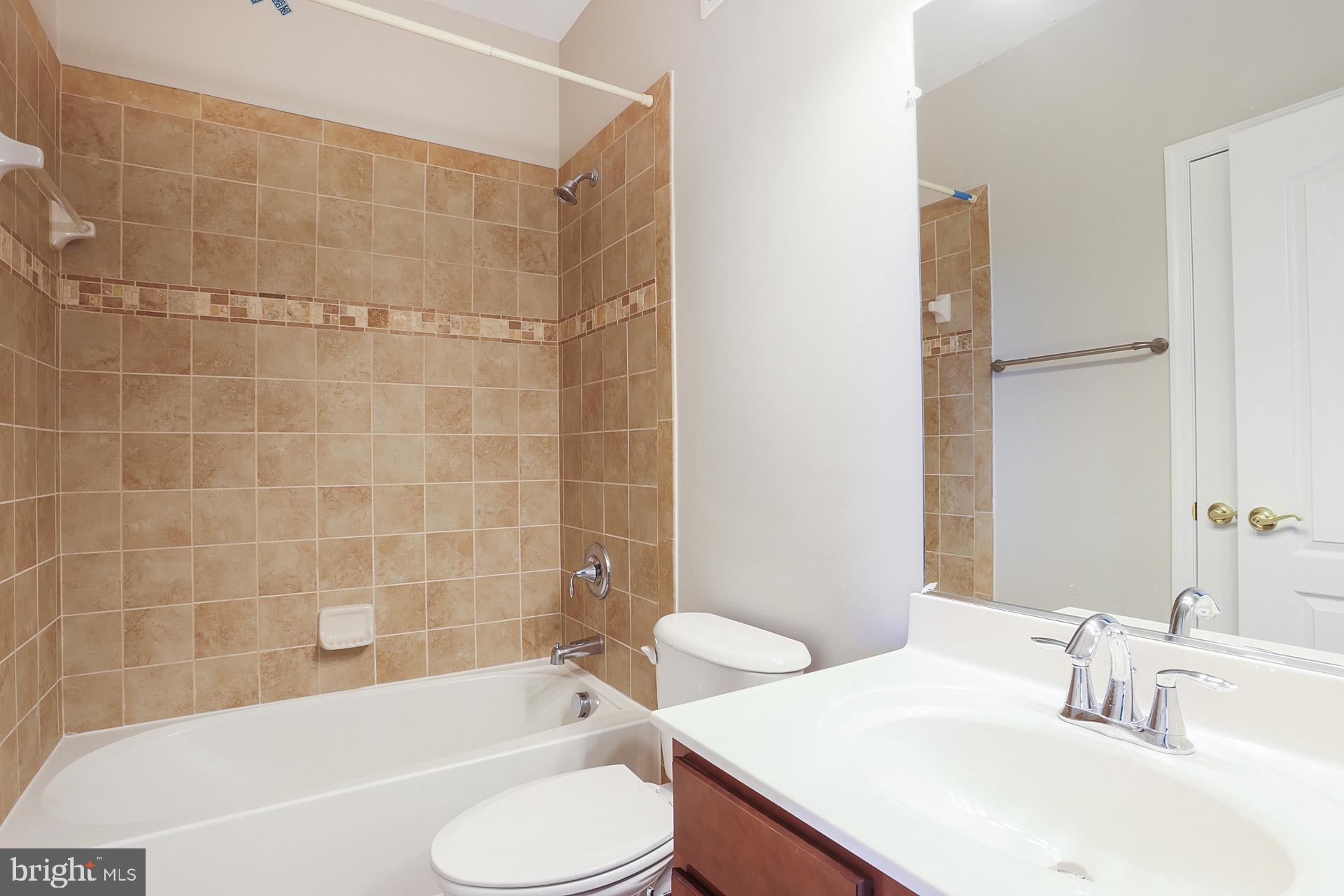 BUCKINGHAM STATION - Residential Lease