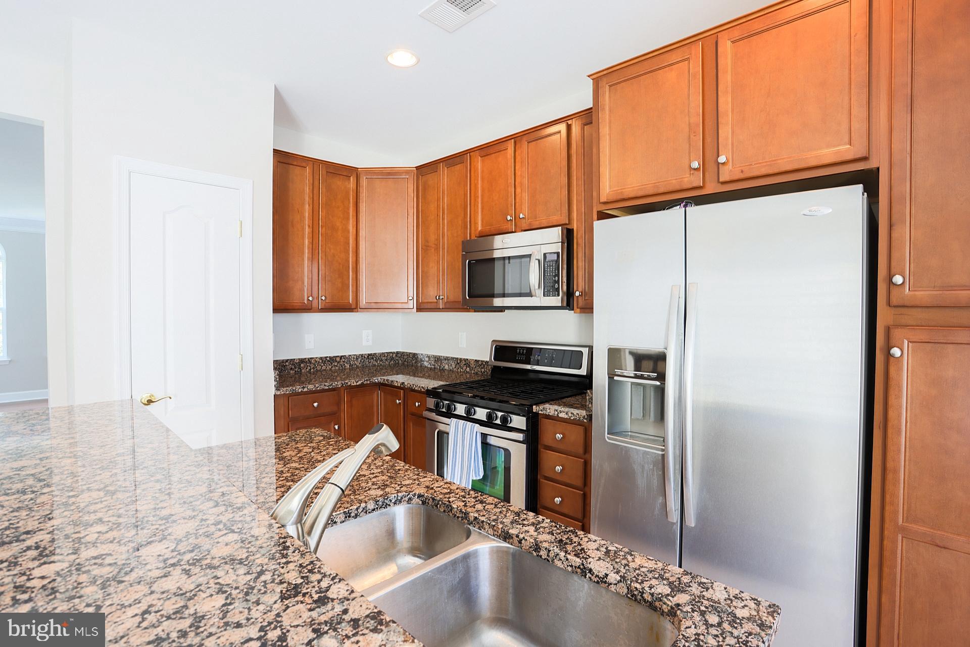 BUCKINGHAM STATION - Residential Lease