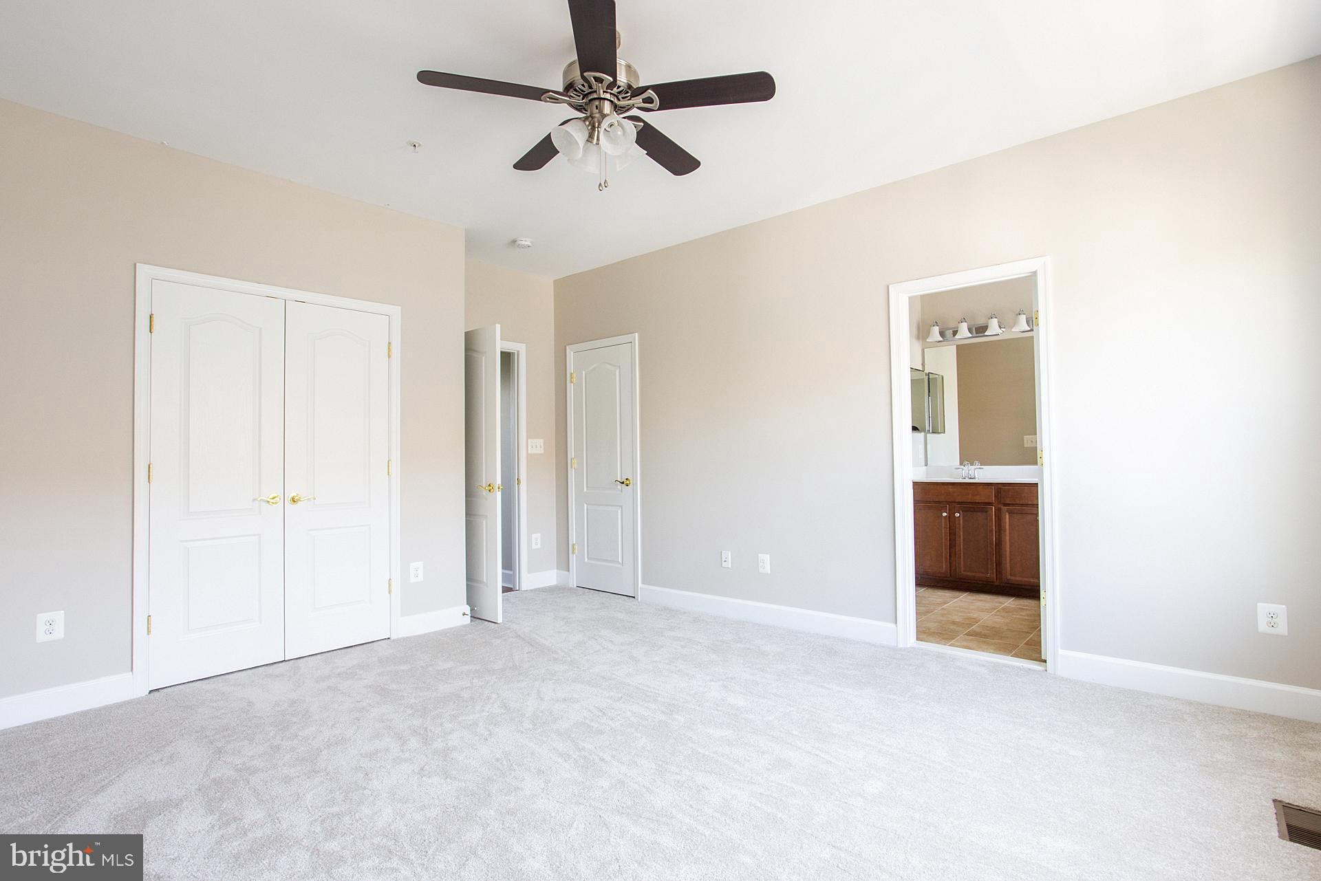 BUCKINGHAM STATION - Residential Lease