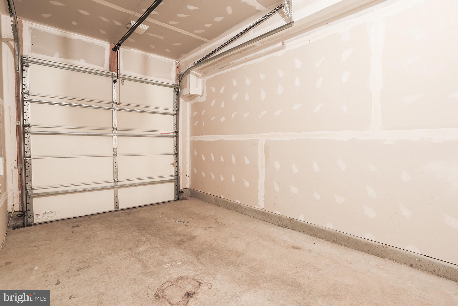 BUCKINGHAM STATION - Residential Lease