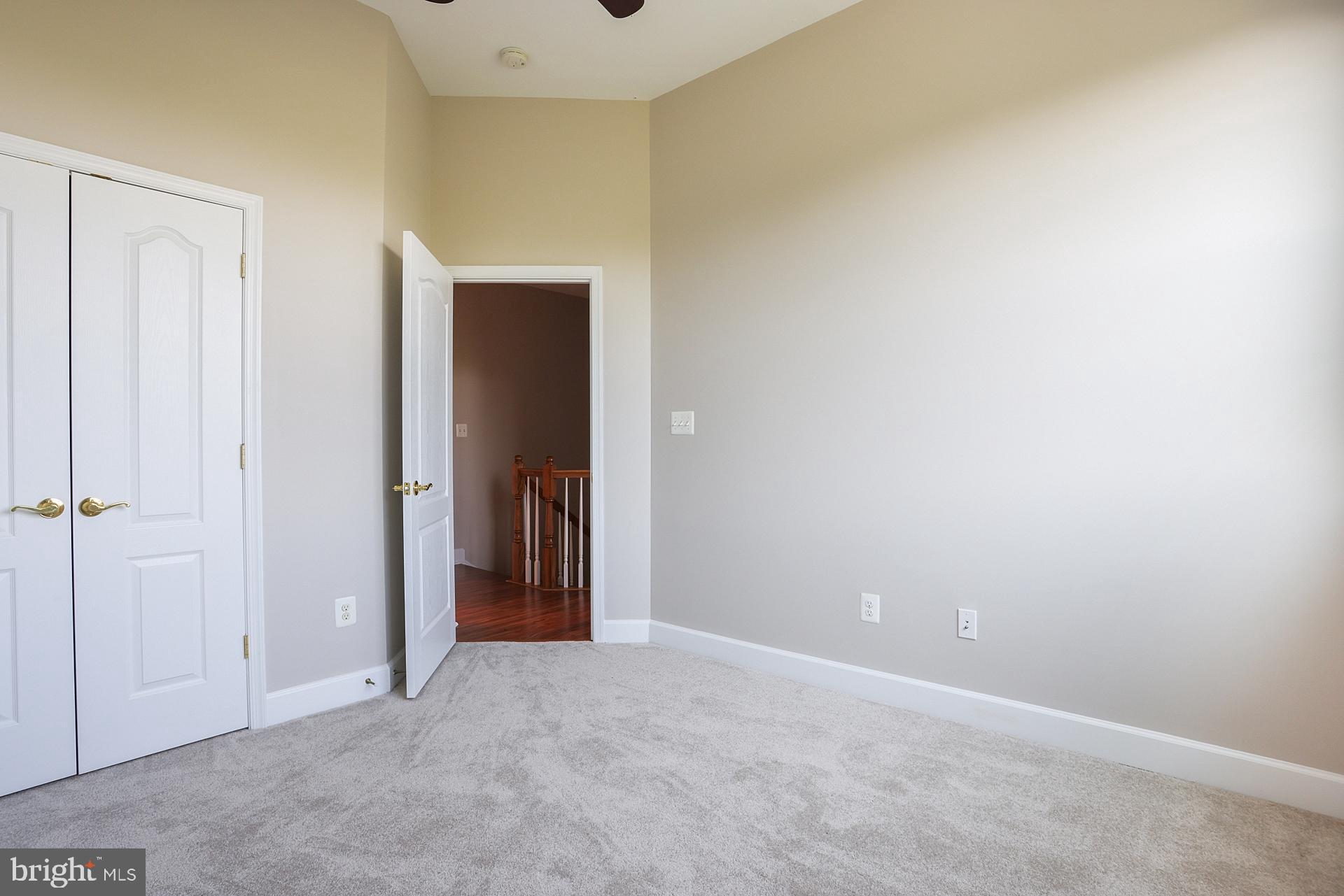 BUCKINGHAM STATION - Residential Lease