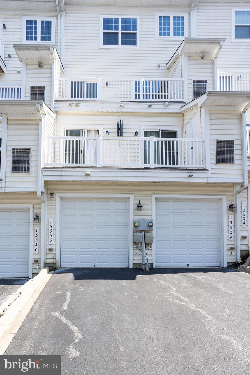 BUCKINGHAM STATION - Residential Lease