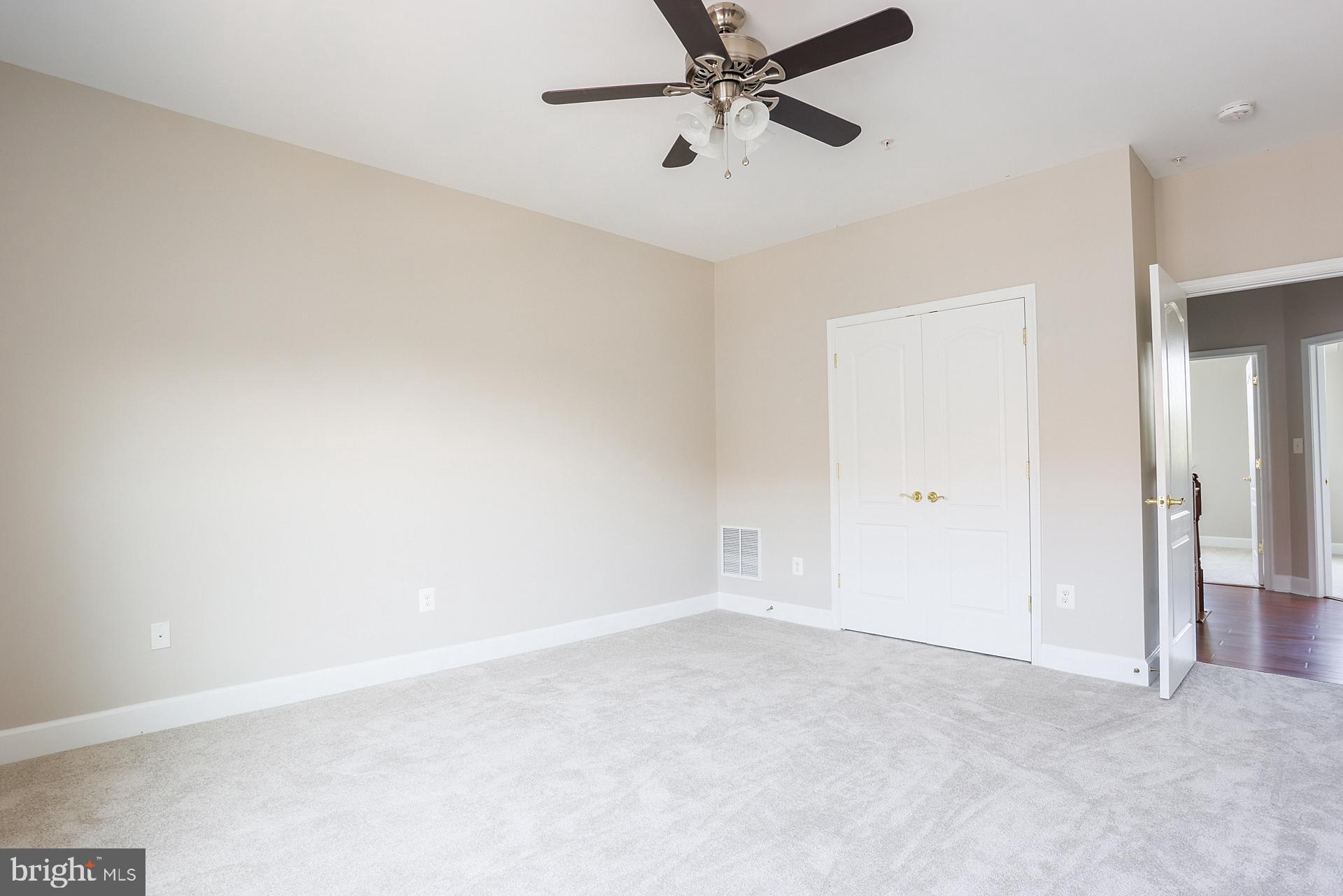 BUCKINGHAM STATION - Residential Lease