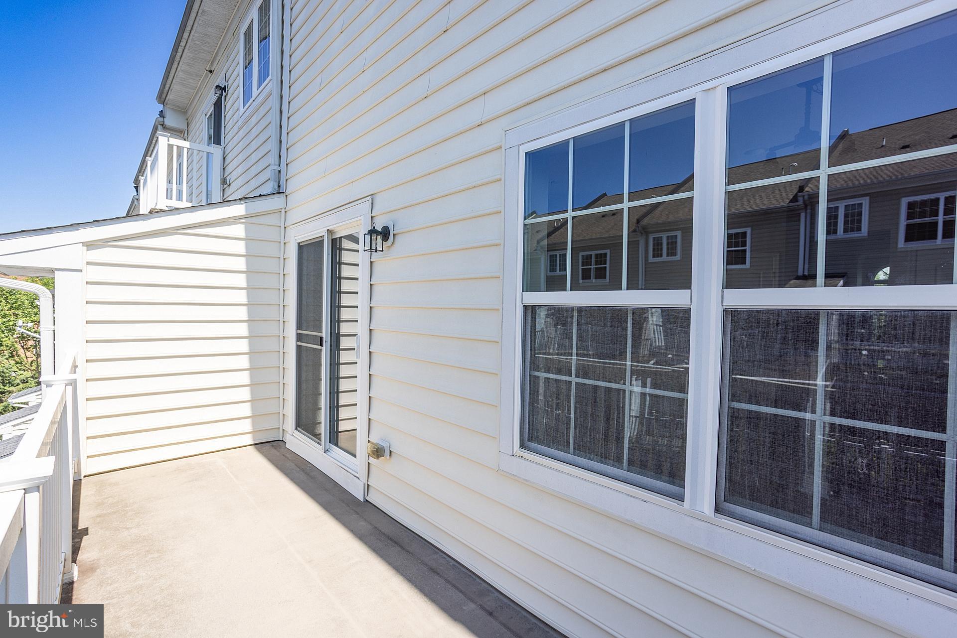 BUCKINGHAM STATION - Residential Lease