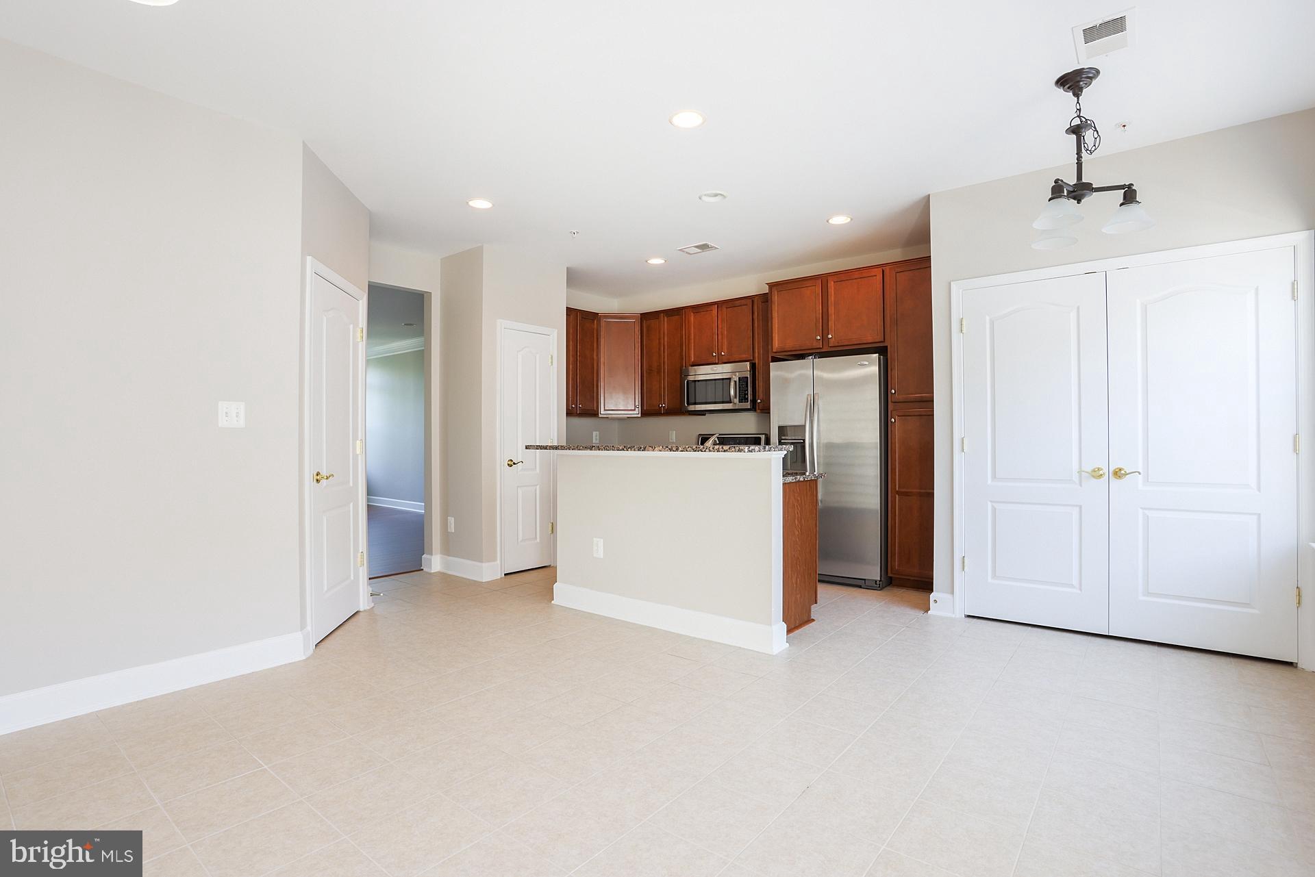 BUCKINGHAM STATION - Residential Lease