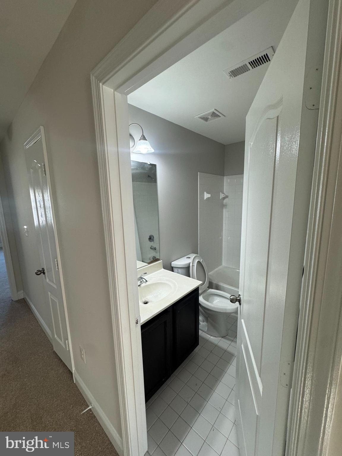 TRIANGLE HIGHLANDS CONDO - Residential Lease