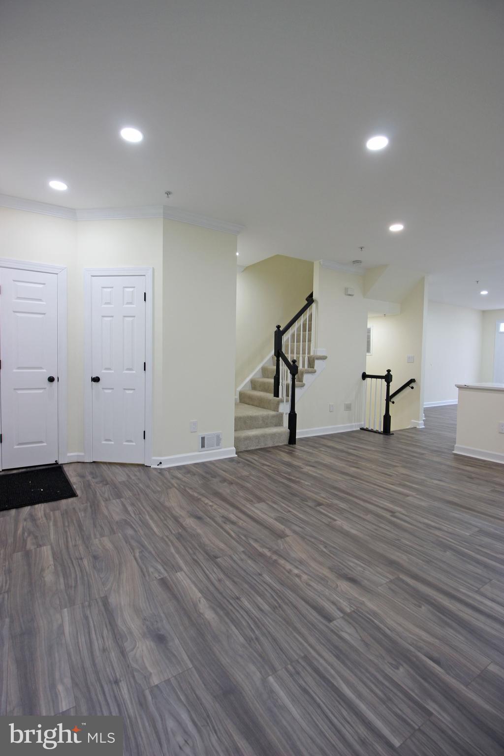 VILLAGES OF URBANA - Residential Lease