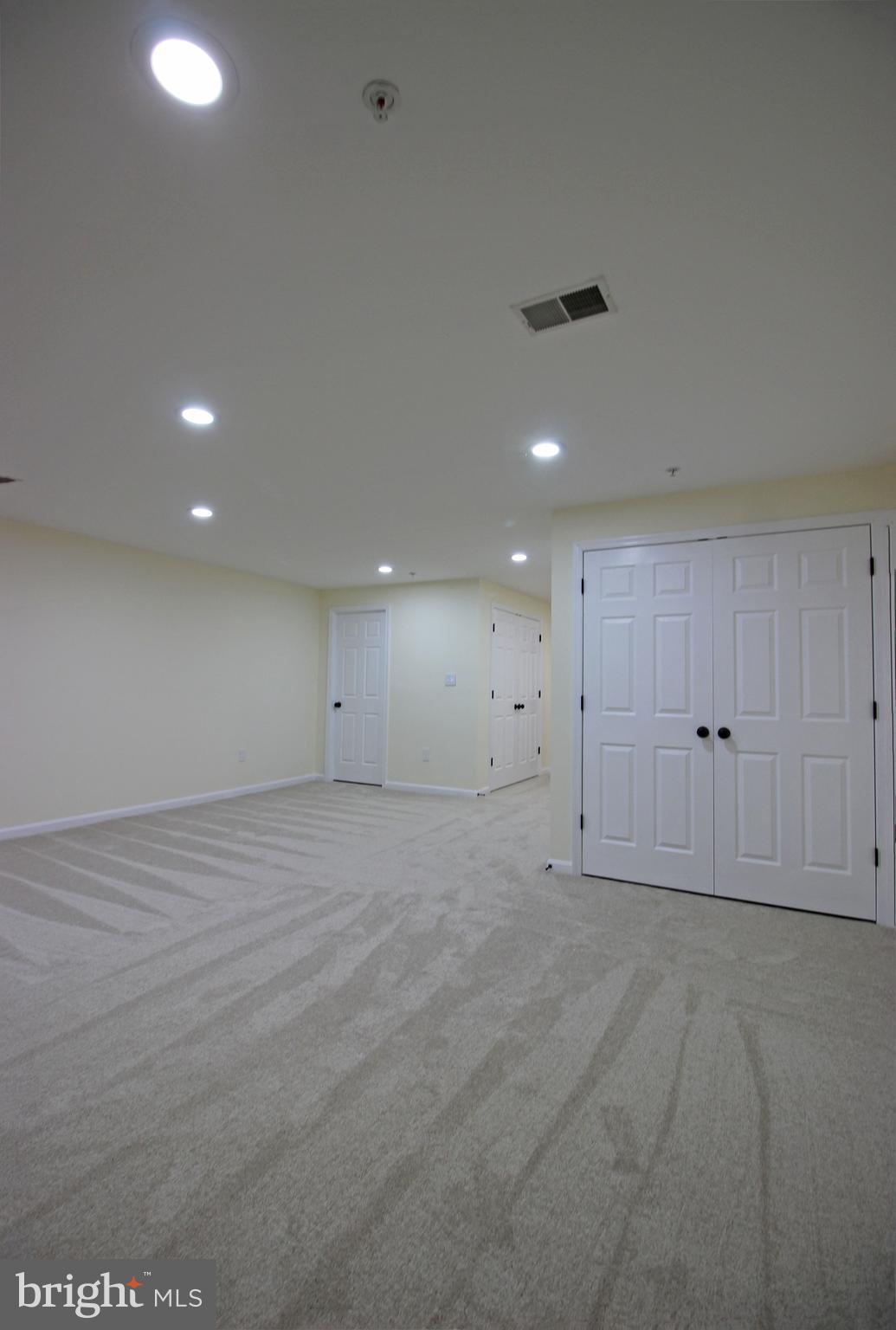 VILLAGES OF URBANA - Residential Lease