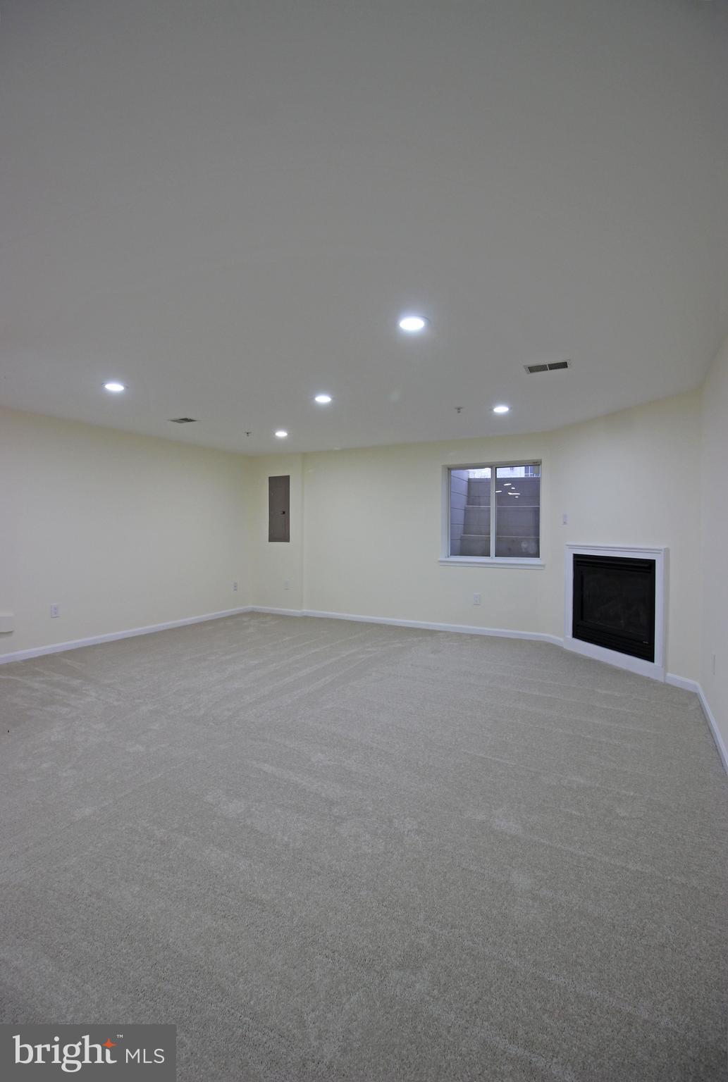 VILLAGES OF URBANA - Residential Lease