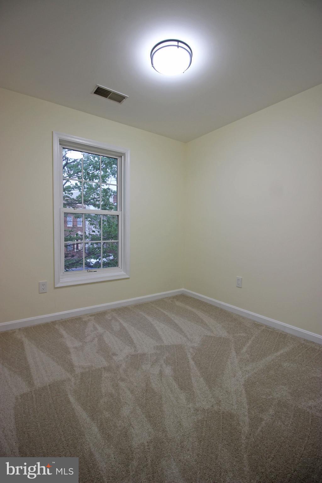 VILLAGES OF URBANA - Residential Lease