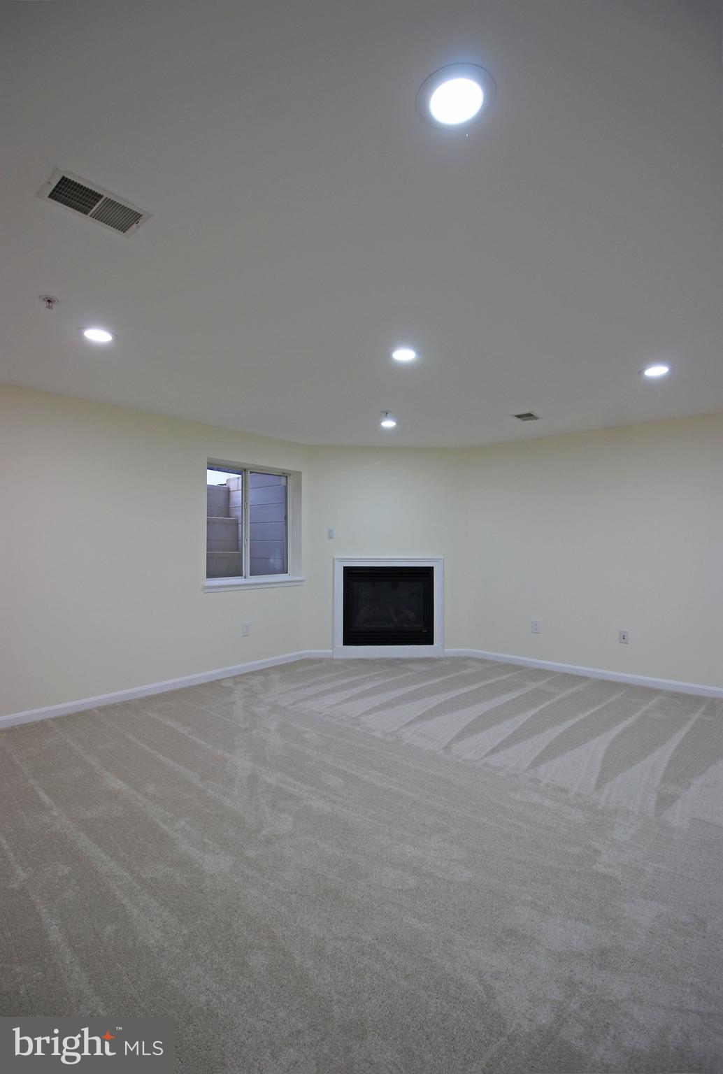 VILLAGES OF URBANA - Residential Lease