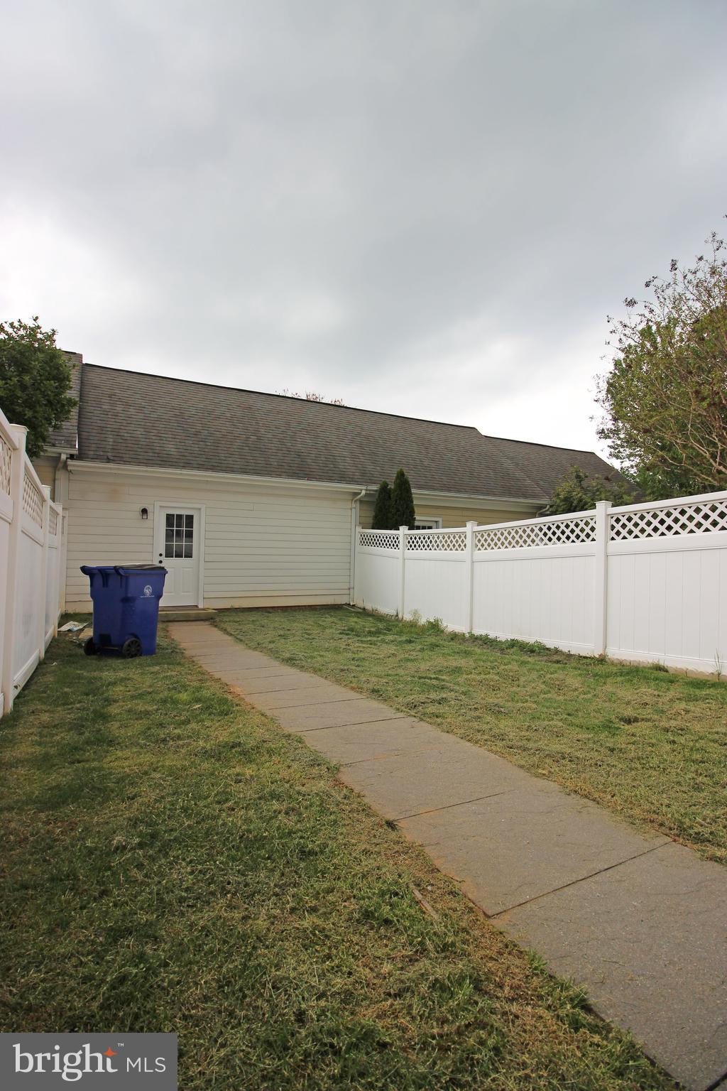 VILLAGES OF URBANA - Residential Lease