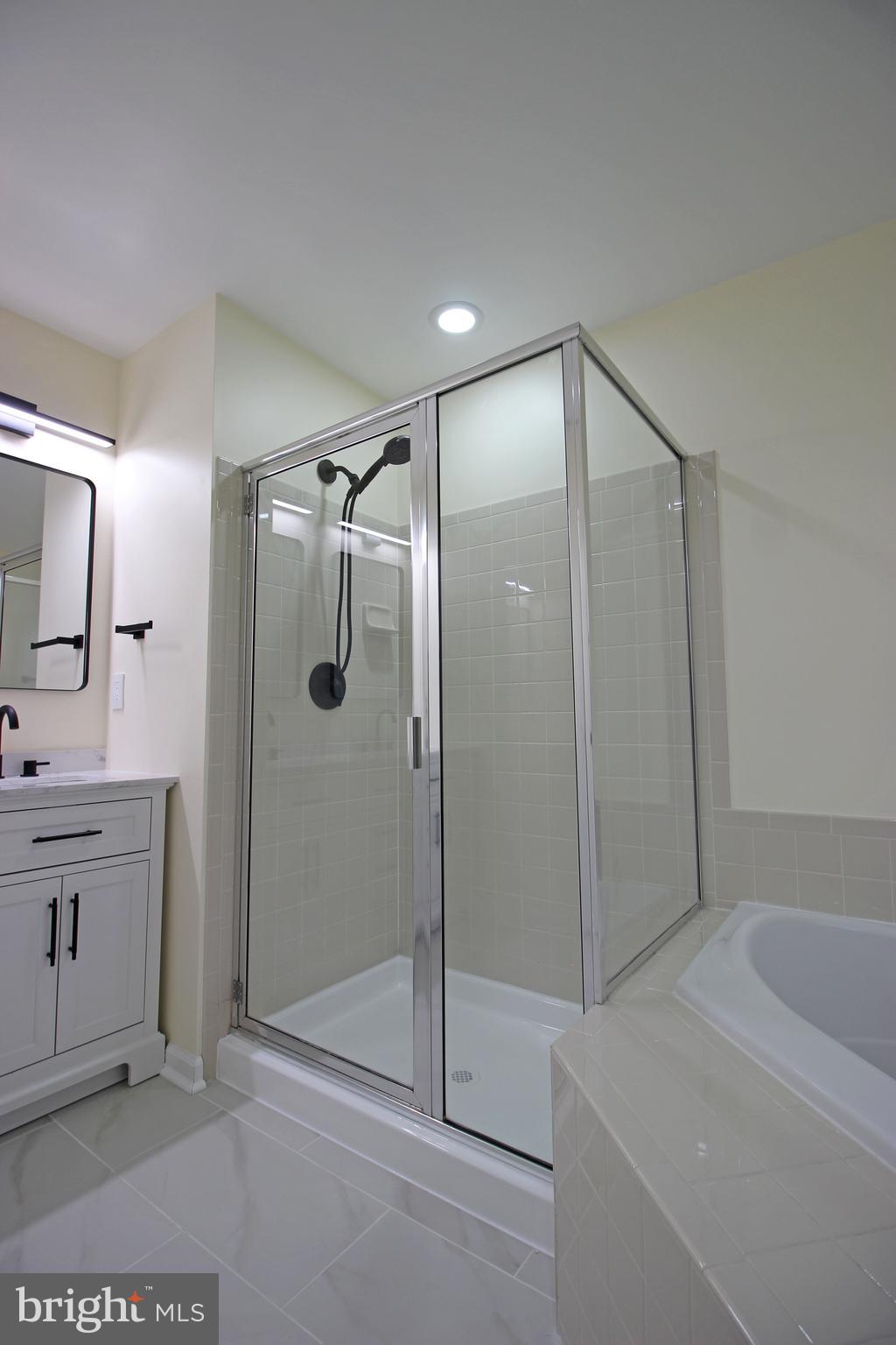 VILLAGES OF URBANA - Residential Lease