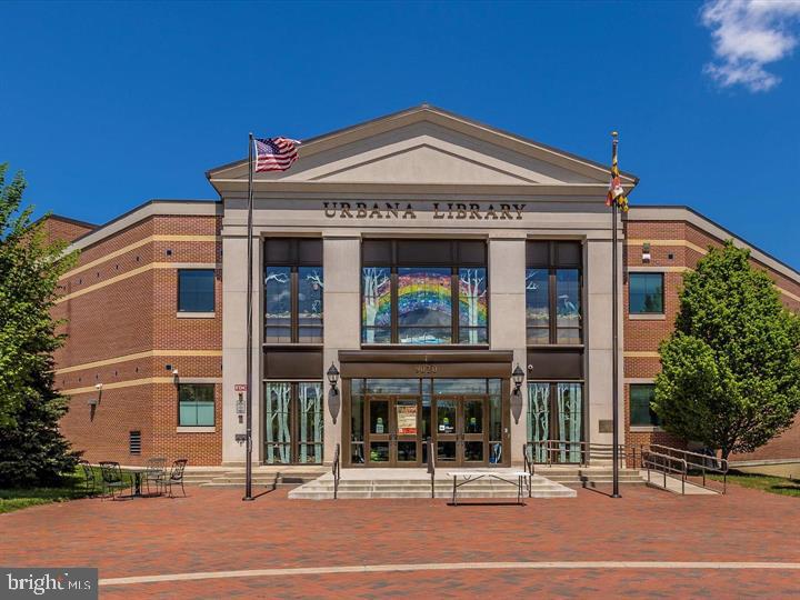 VILLAGES OF URBANA - Residential Lease