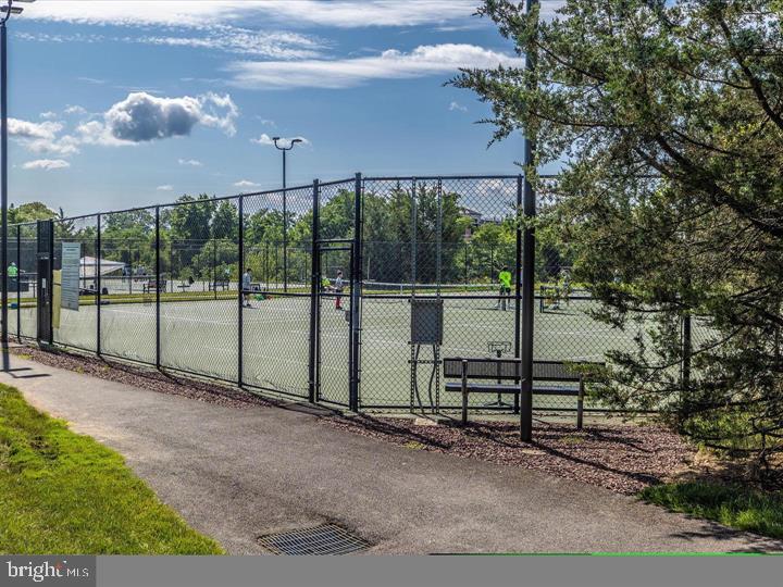 VILLAGES OF URBANA - Residential Lease