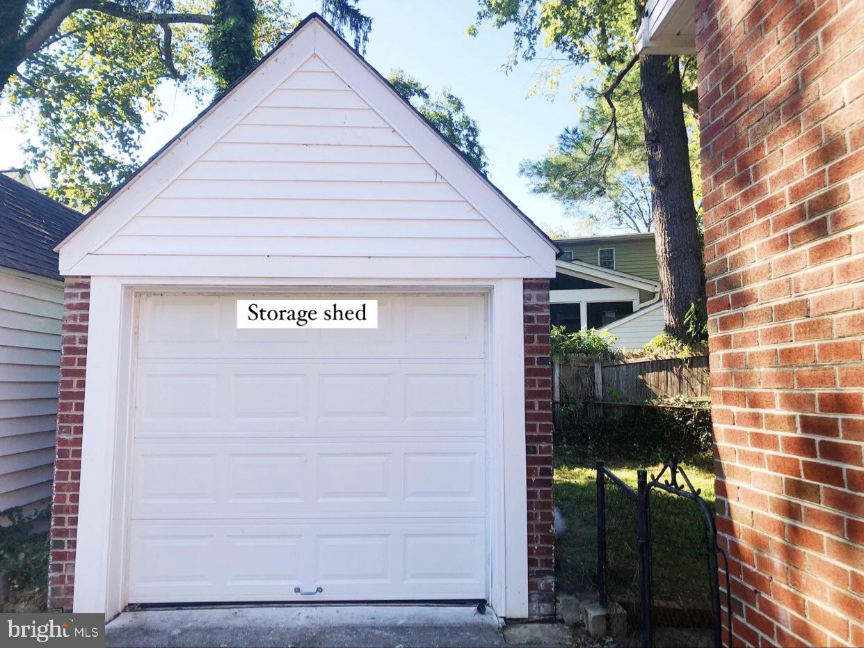 BROOKMONT - Residential Lease